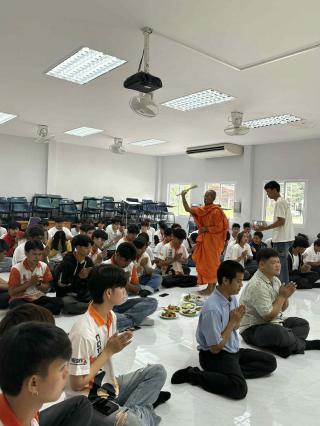 7. กิจกรรมอบรมคุณธรรมและทำบุญโปรแกรมวิชาเทคโนโลยีวิศวกรรมไฟฟ้า