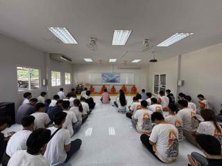10. กิจกรรมอบรมคุณธรรมและทำบุญโปรแกรมวิชาเทคโนโลยีวิศวกรรมไฟฟ้า