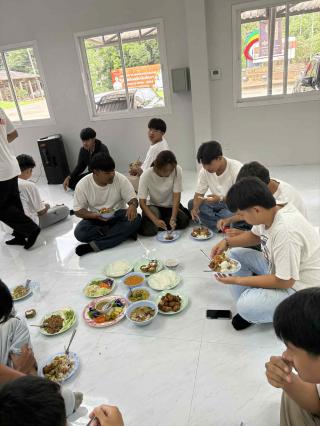 20. กิจกรรมอบรมคุณธรรมและทำบุญโปรแกรมวิชาเทคโนโลยีวิศวกรรมไฟฟ้า