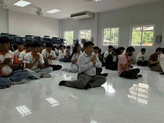 29. กิจกรรมอบรมคุณธรรมและทำบุญโปรแกรมวิชาเทคโนโลยีวิศวกรรมไฟฟ้า