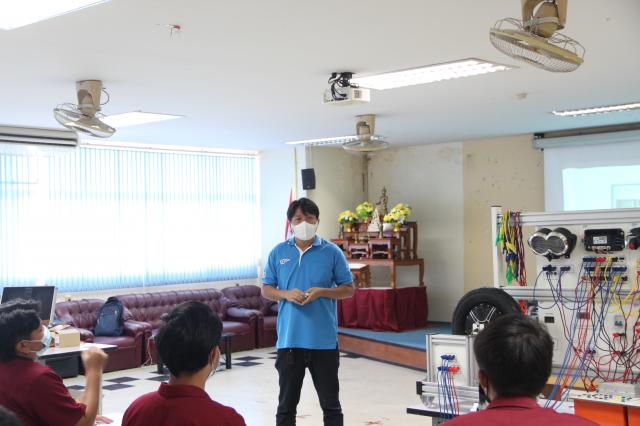 3. กิจกรรมอบรม ความปลอดภัยและชีวอนามัยในการทำงานภาคอุตสาหกรรมและการประกอบแบตเตอรี่ที่ใช้สำหรับยานยนต์ไฟฟ้าสมัยใหม่