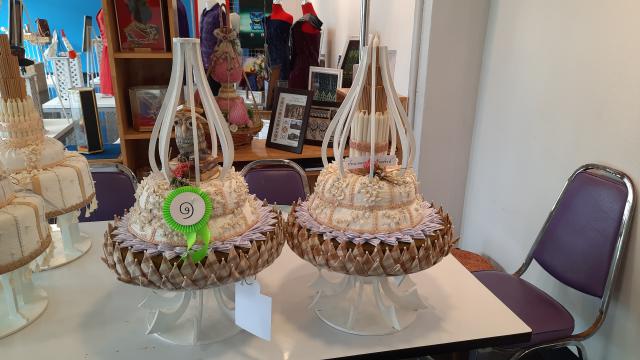 1. โปรแกรมวิชาออกแบบผลิตภัณฑ์และกราฟิก ชนะรางวัลที่ 1 พานไหว้ครูประเภทความคิดสร้างสรรค์