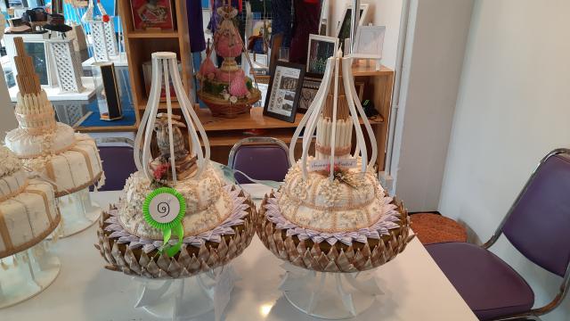 3. โปรแกรมวิชาออกแบบผลิตภัณฑ์และกราฟิก ชนะรางวัลที่ 1 พานไหว้ครูประเภทความคิดสร้างสรรค์