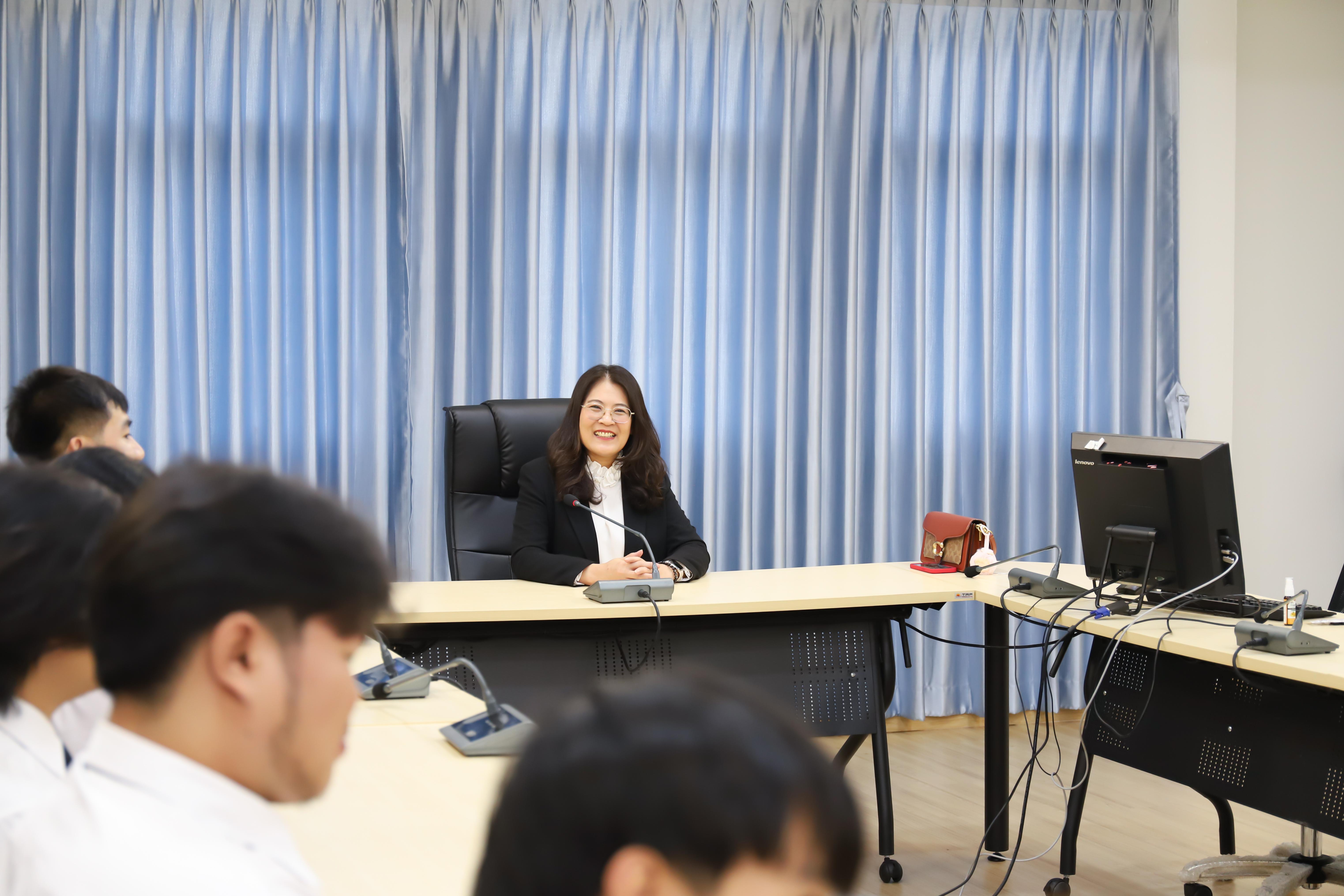 4. ทุนวันเกิดเด็กหญิงอริสา วันดี จำนวน 10 ทุน