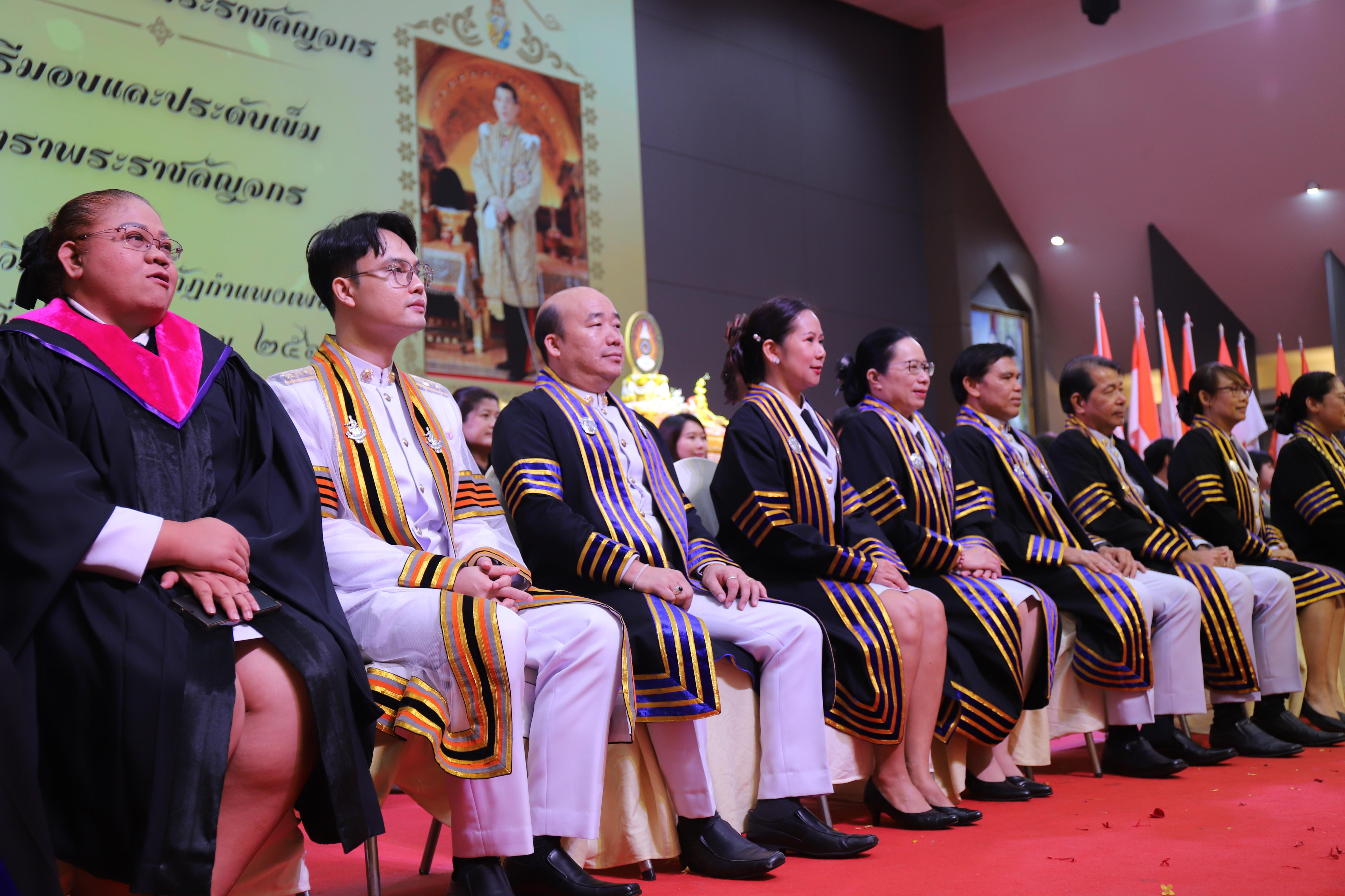 58. พิธีรับและประดับเข็มตราพระราชลัญจกร