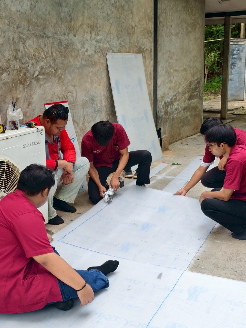 1. อบรมเชิงปฏิบัติการถ่ายทอดความรู้เทคโนโลยีตู้อบแห้งพลังงานแสงอาทิตย์