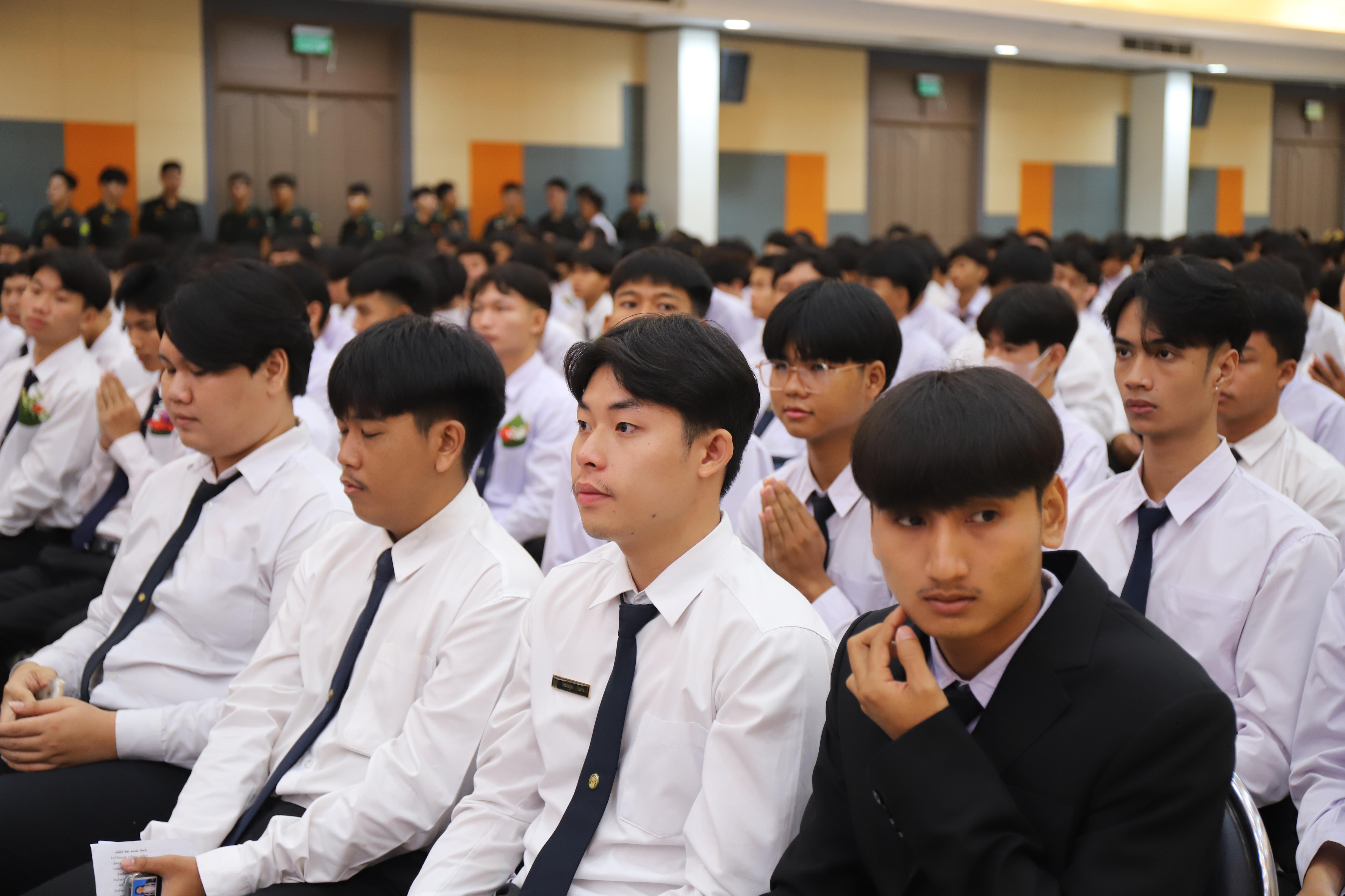 70. น้อมจิตพิธีไหว้ครู น้อมจิตวันทา บูชาคุณครูกตัญญูกตเวที ประจำปีการศึกษา 2568