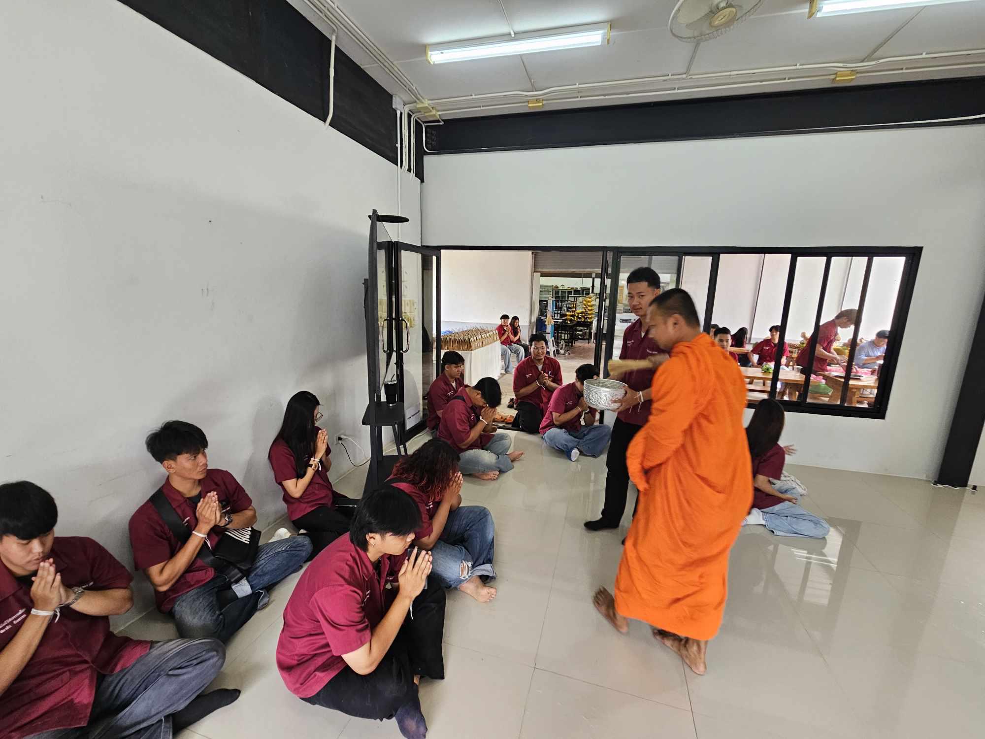 5. พิธีไหว้ครูช่างอบรมคุณธรรมและสานสัมพันธ์พี่น้อง ประจำปี 2568