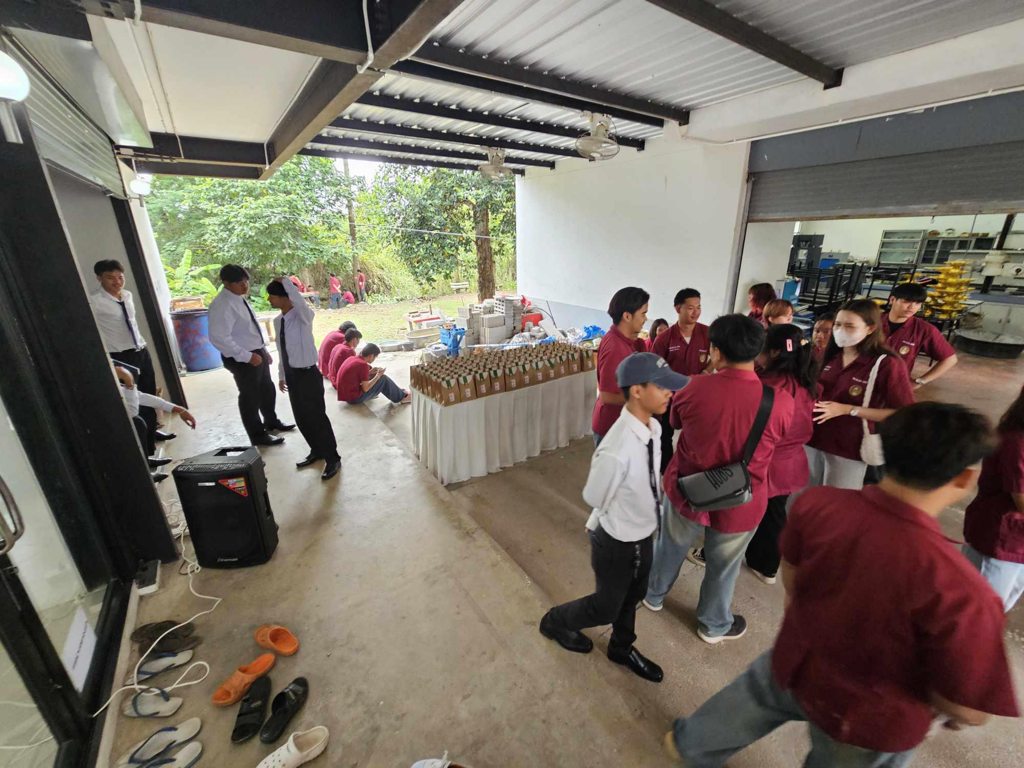 12. พิธีไหว้ครูช่างอบรมคุณธรรมและสานสัมพันธ์พี่น้อง ประจำปี 2568