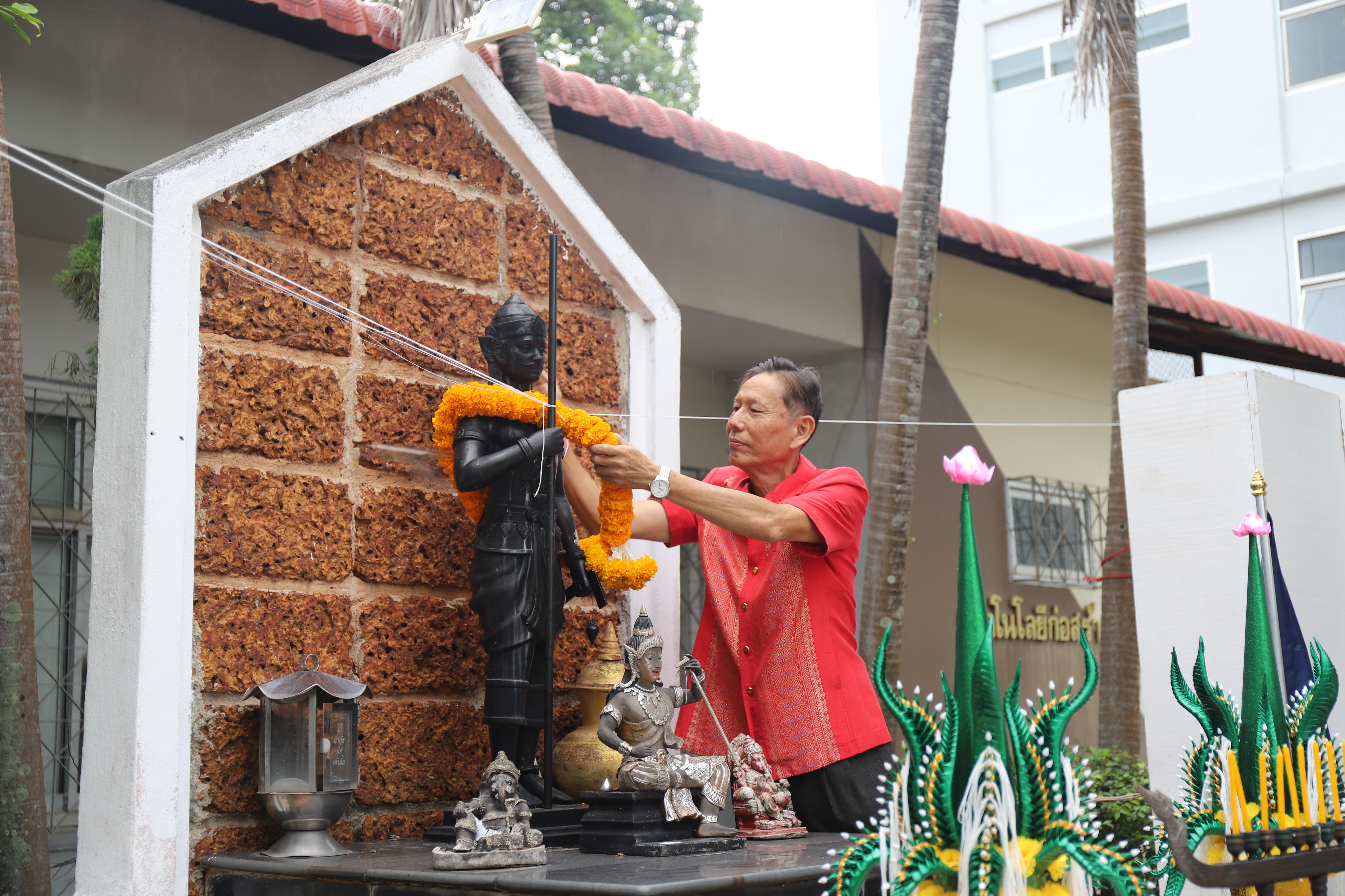 66. พิธีไหว้ครูช่างอบรมคุณธรรมและสานสัมพันธ์พี่น้อง ประจำปี 2568