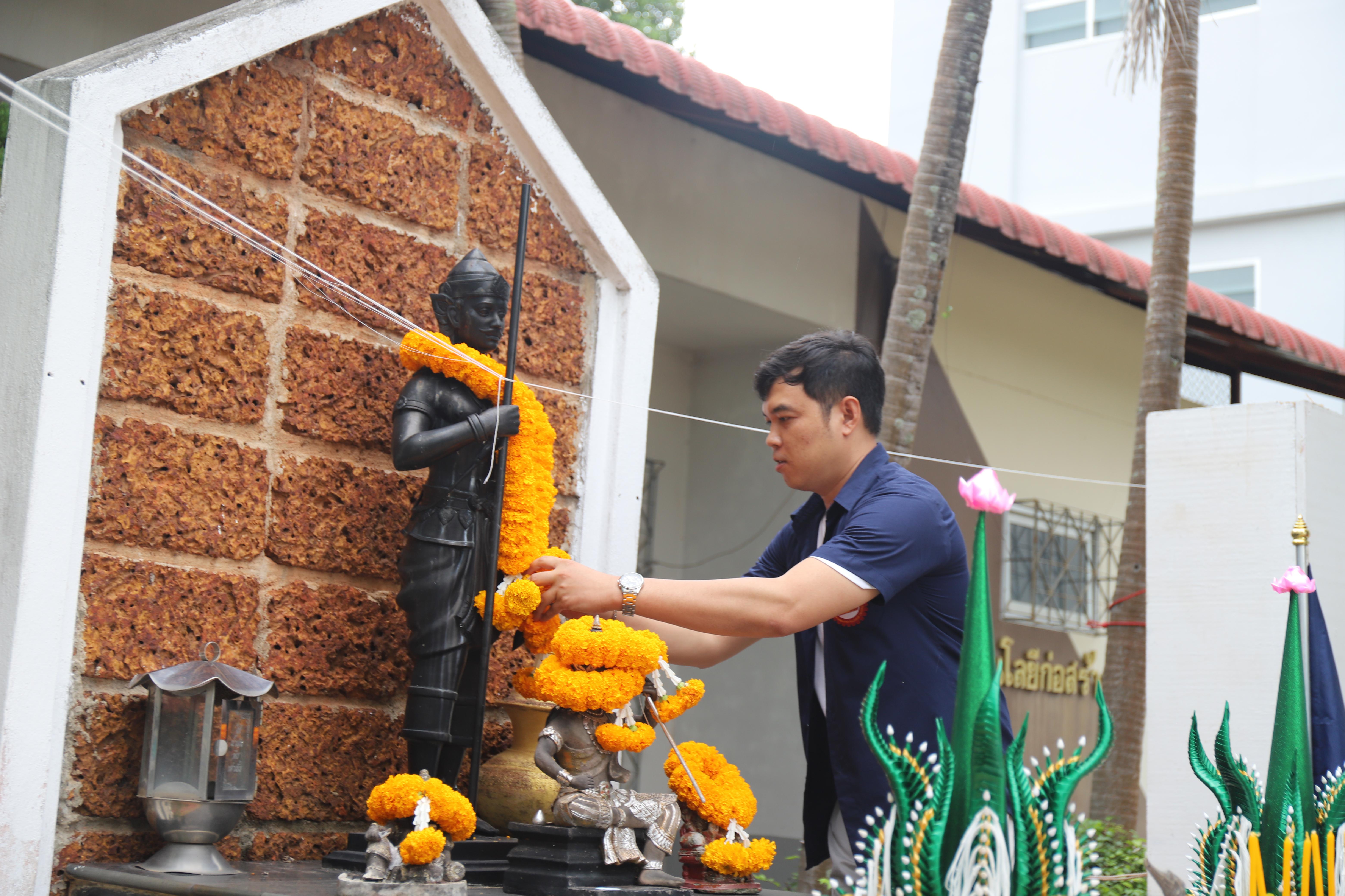 79. พิธีไหว้ครูช่างอบรมคุณธรรมและสานสัมพันธ์พี่น้อง ประจำปี 2568
