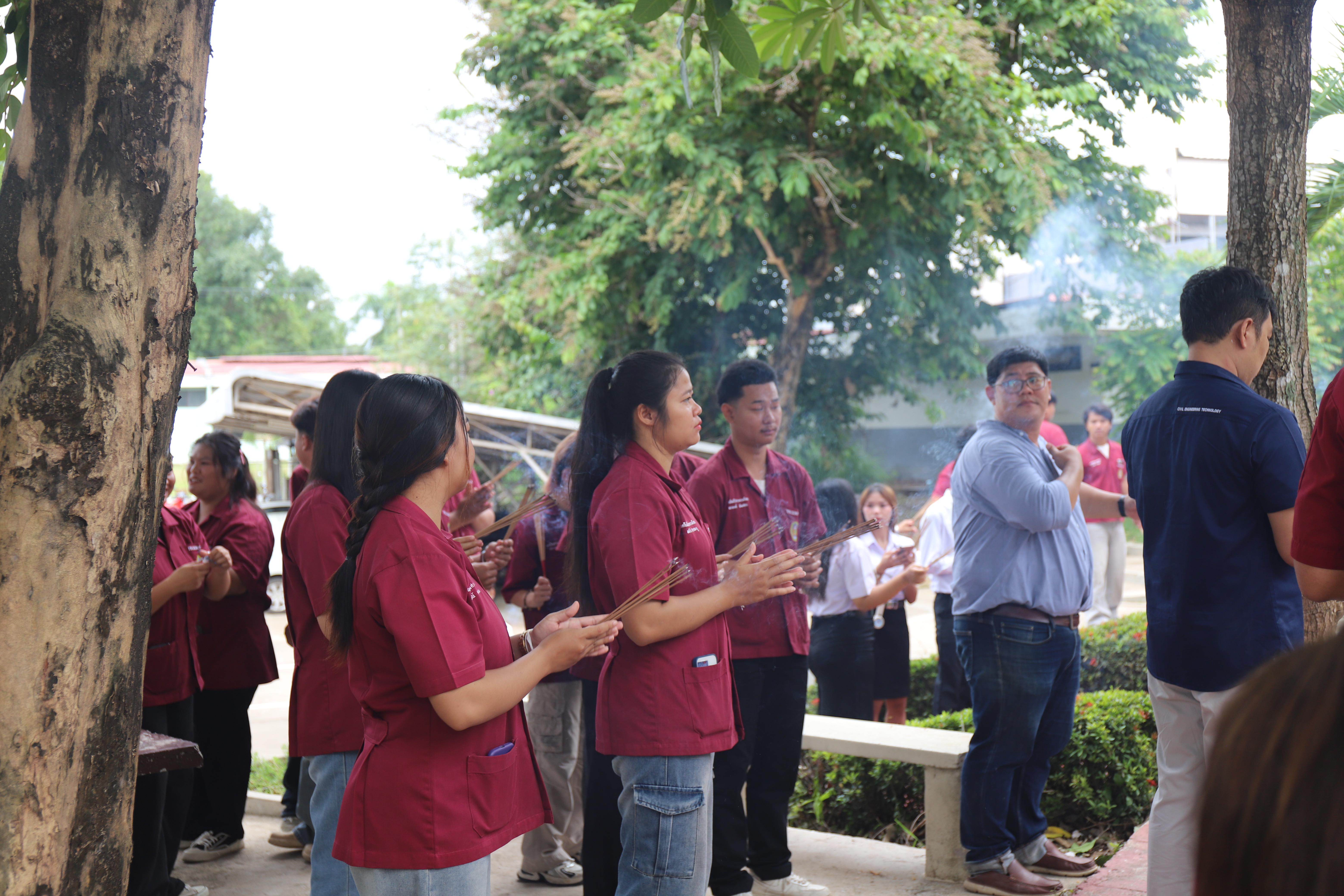 100. พิธีไหว้ครูช่างอบรมคุณธรรมและสานสัมพันธ์พี่น้อง ประจำปี 2568