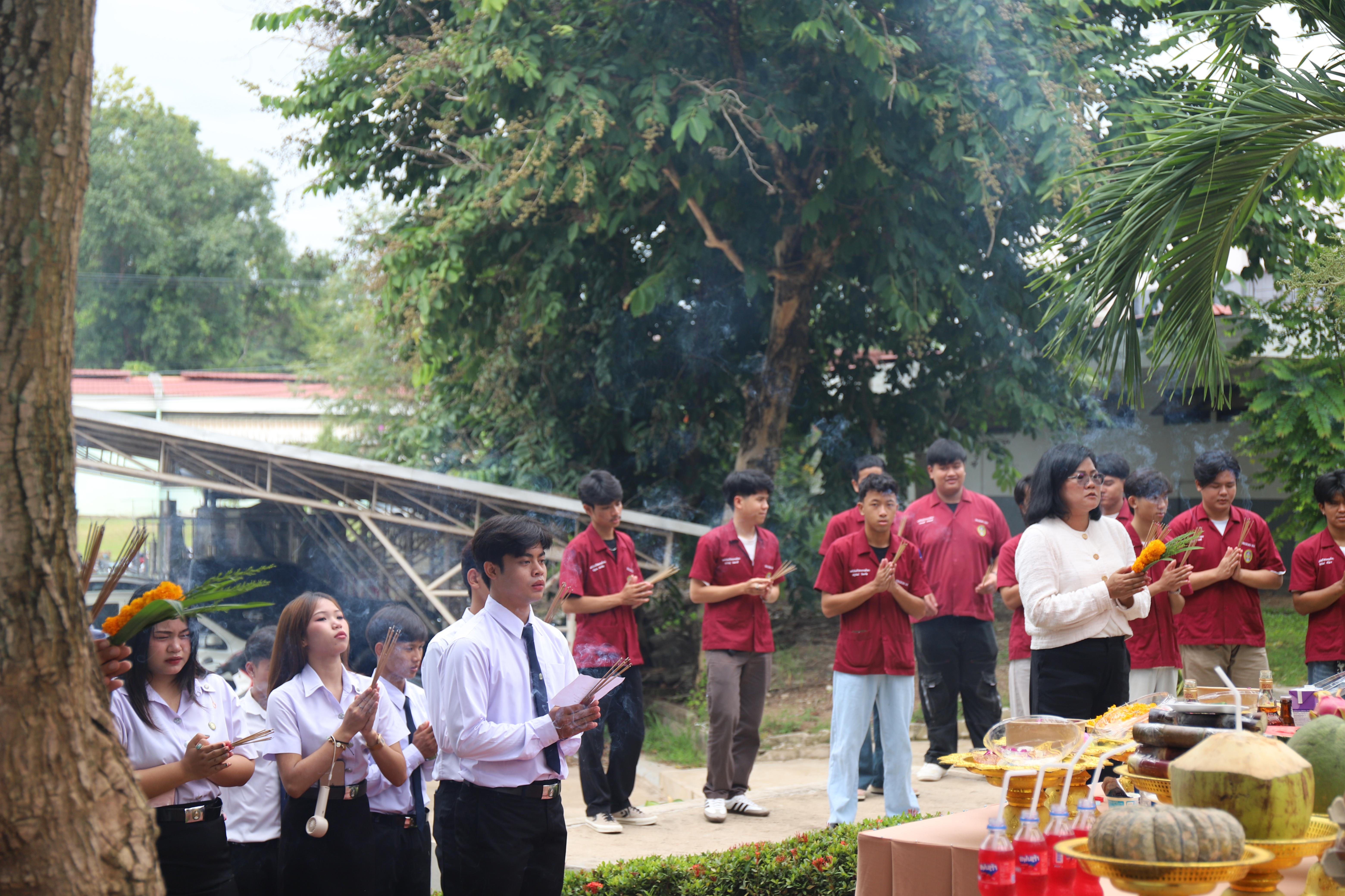 101. พิธีไหว้ครูช่างอบรมคุณธรรมและสานสัมพันธ์พี่น้อง ประจำปี 2568