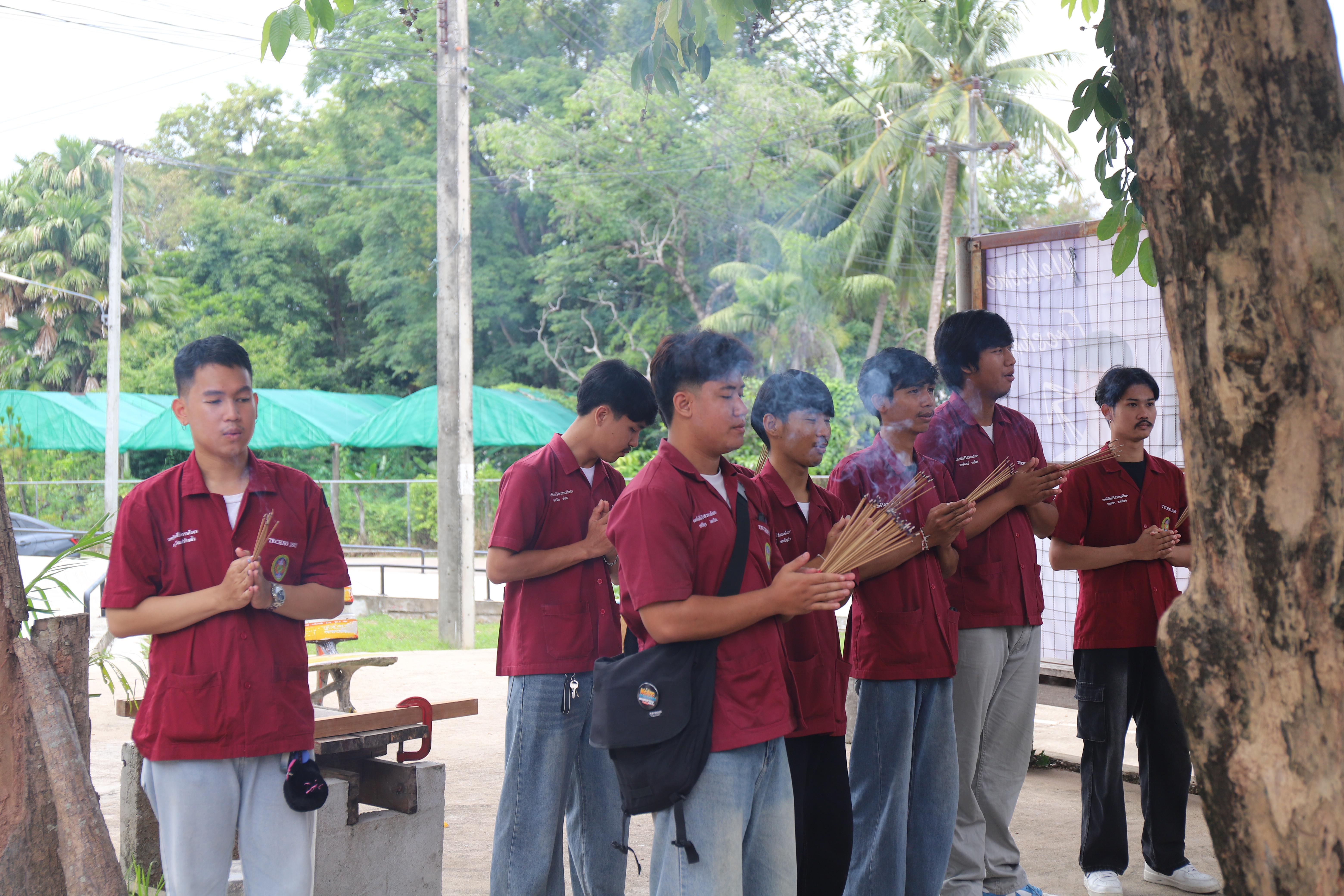 107. พิธีไหว้ครูช่างอบรมคุณธรรมและสานสัมพันธ์พี่น้อง ประจำปี 2568