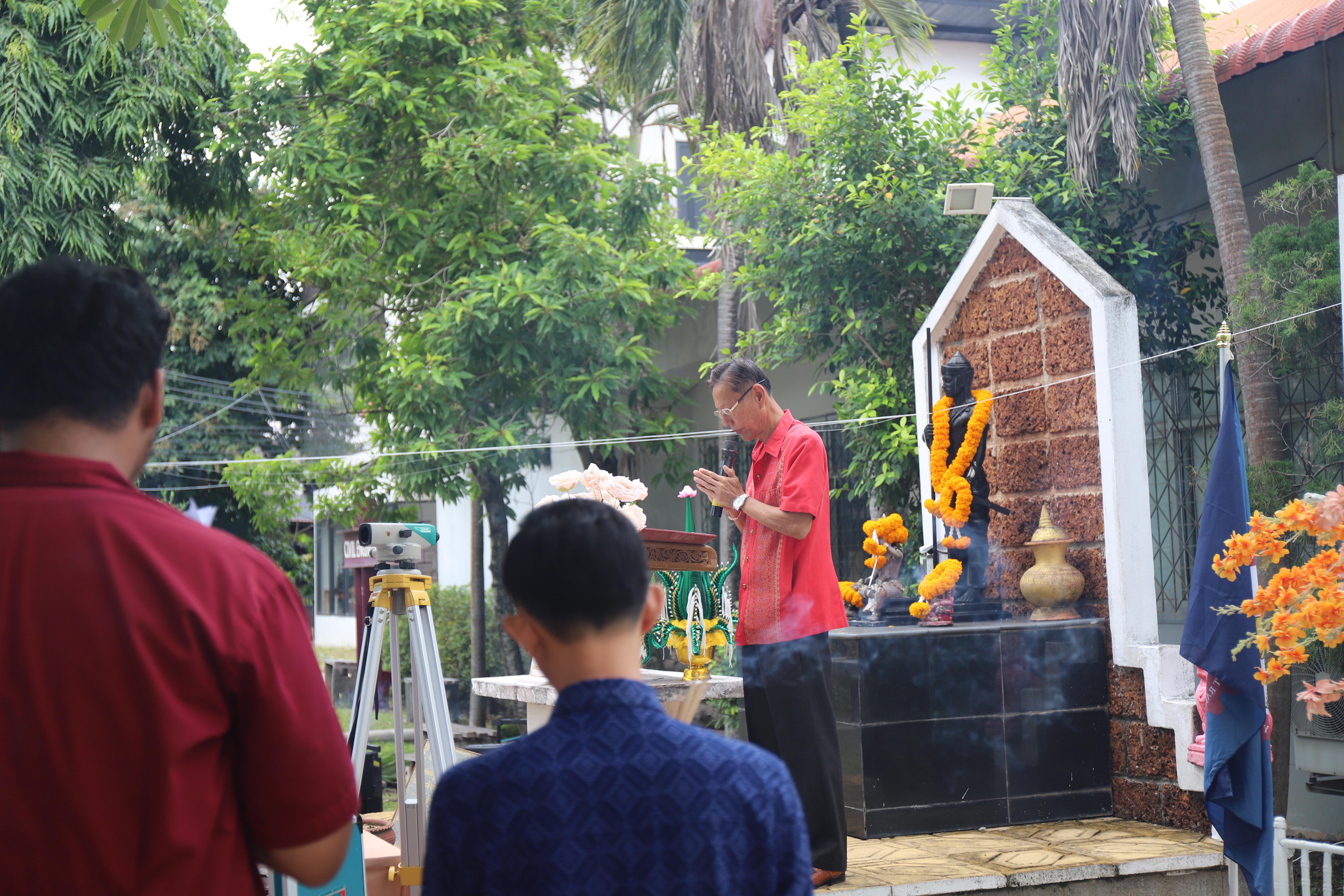 111. พิธีไหว้ครูช่างอบรมคุณธรรมและสานสัมพันธ์พี่น้อง ประจำปี 2568