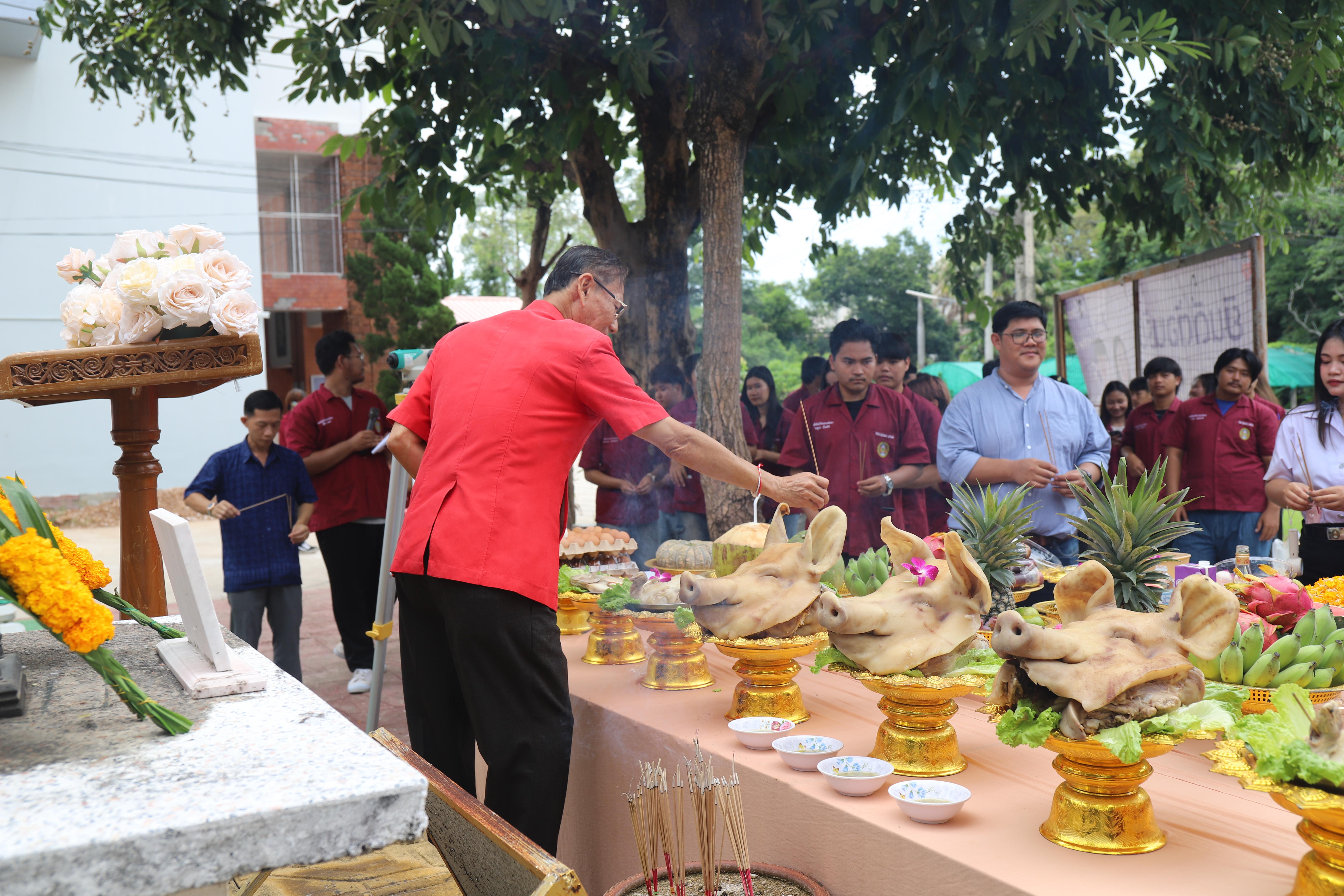 136. พิธีไหว้ครูช่างอบรมคุณธรรมและสานสัมพันธ์พี่น้อง ประจำปี 2568