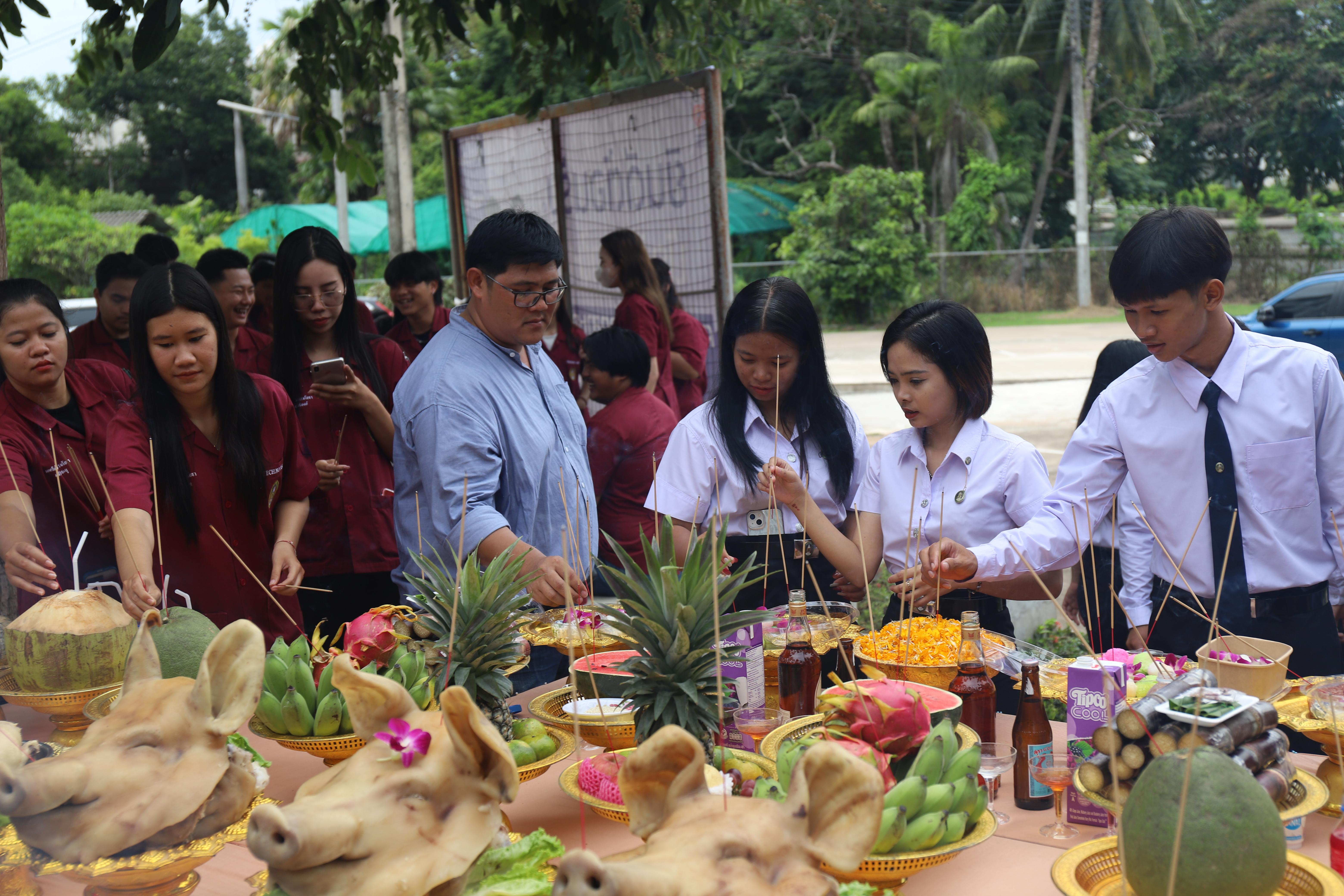141. พิธีไหว้ครูช่างอบรมคุณธรรมและสานสัมพันธ์พี่น้อง ประจำปี 2568