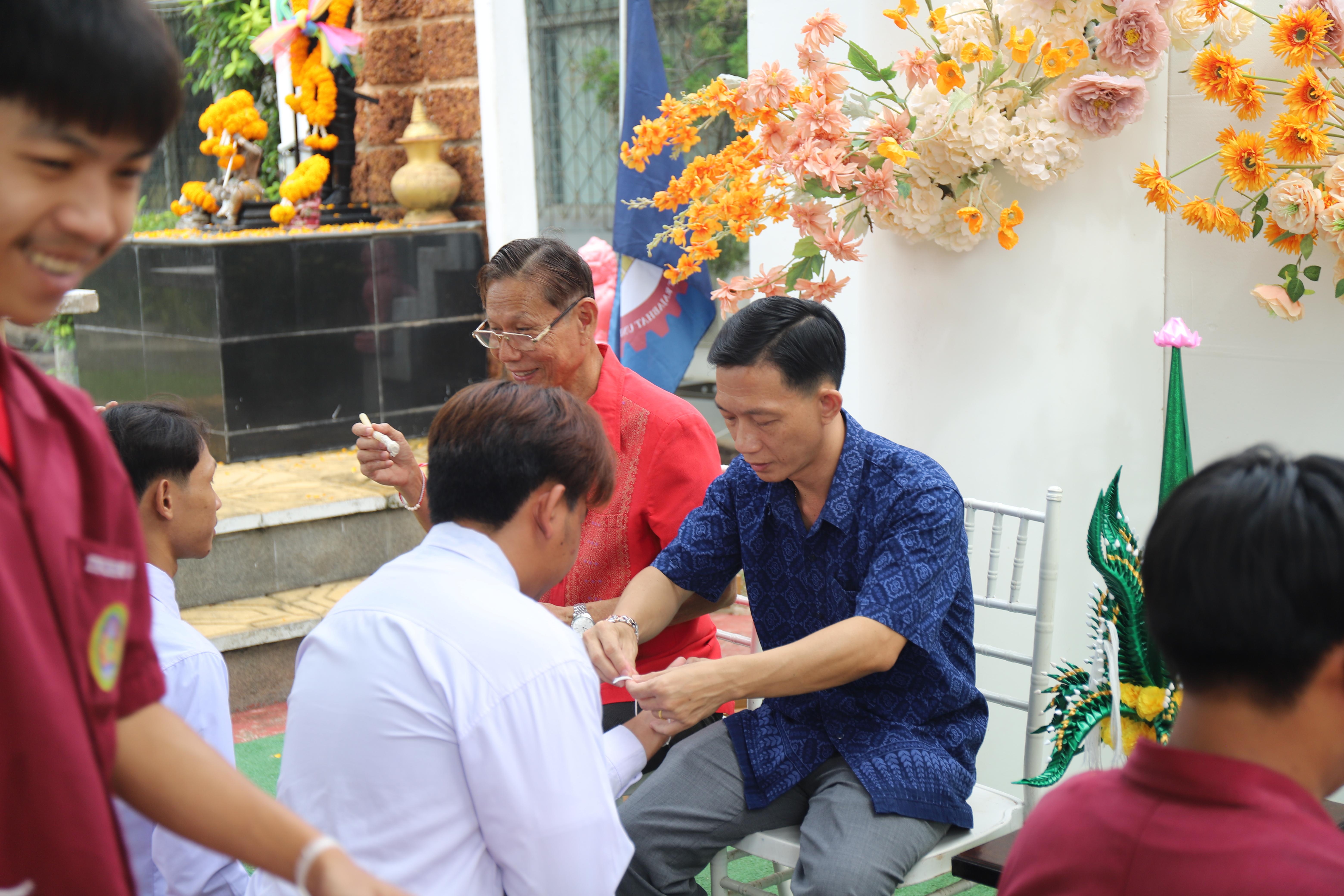 203. พิธีไหว้ครูช่างอบรมคุณธรรมและสานสัมพันธ์พี่น้อง ประจำปี 2568