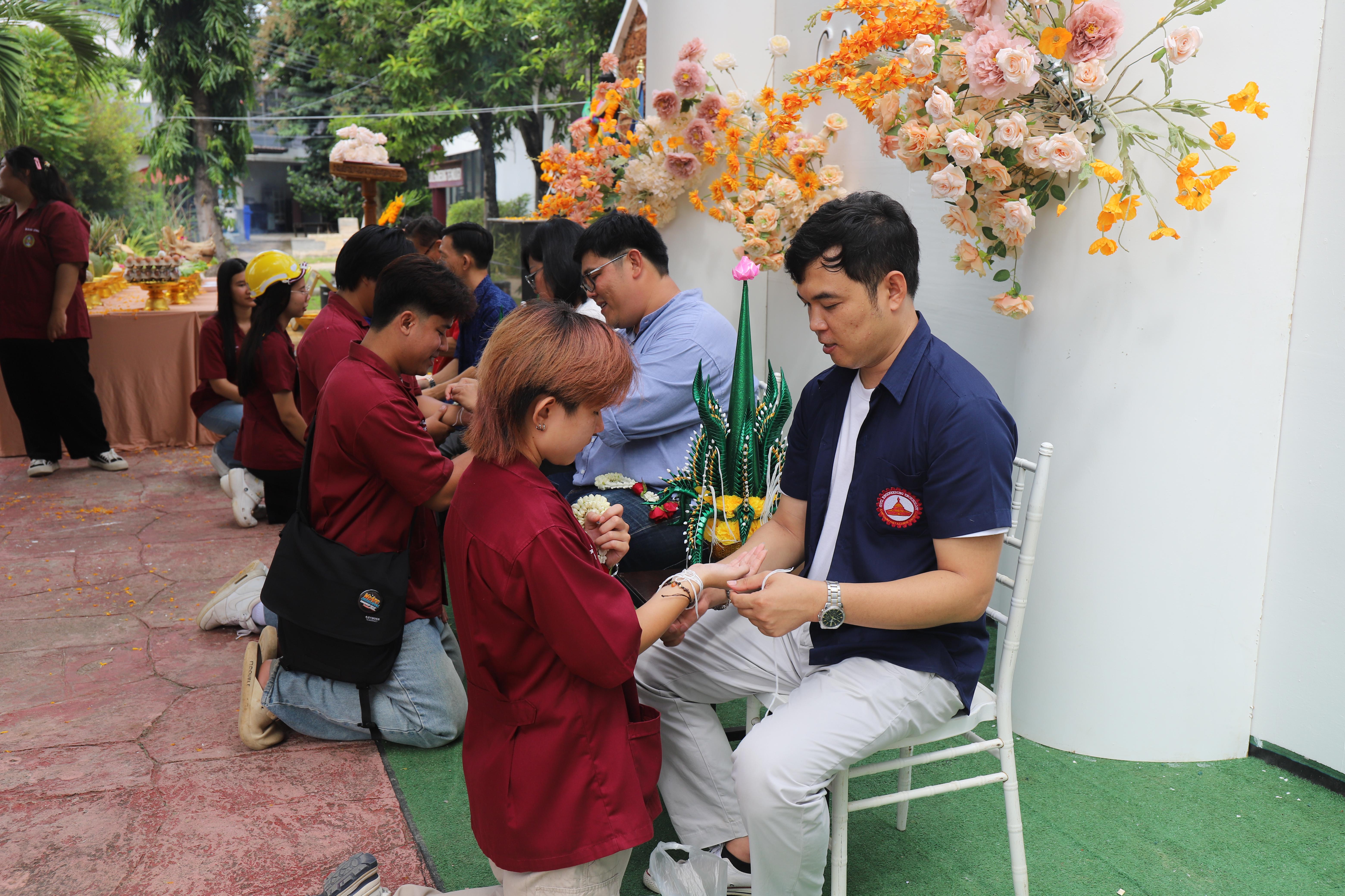 211. พิธีไหว้ครูช่างอบรมคุณธรรมและสานสัมพันธ์พี่น้อง ประจำปี 2568