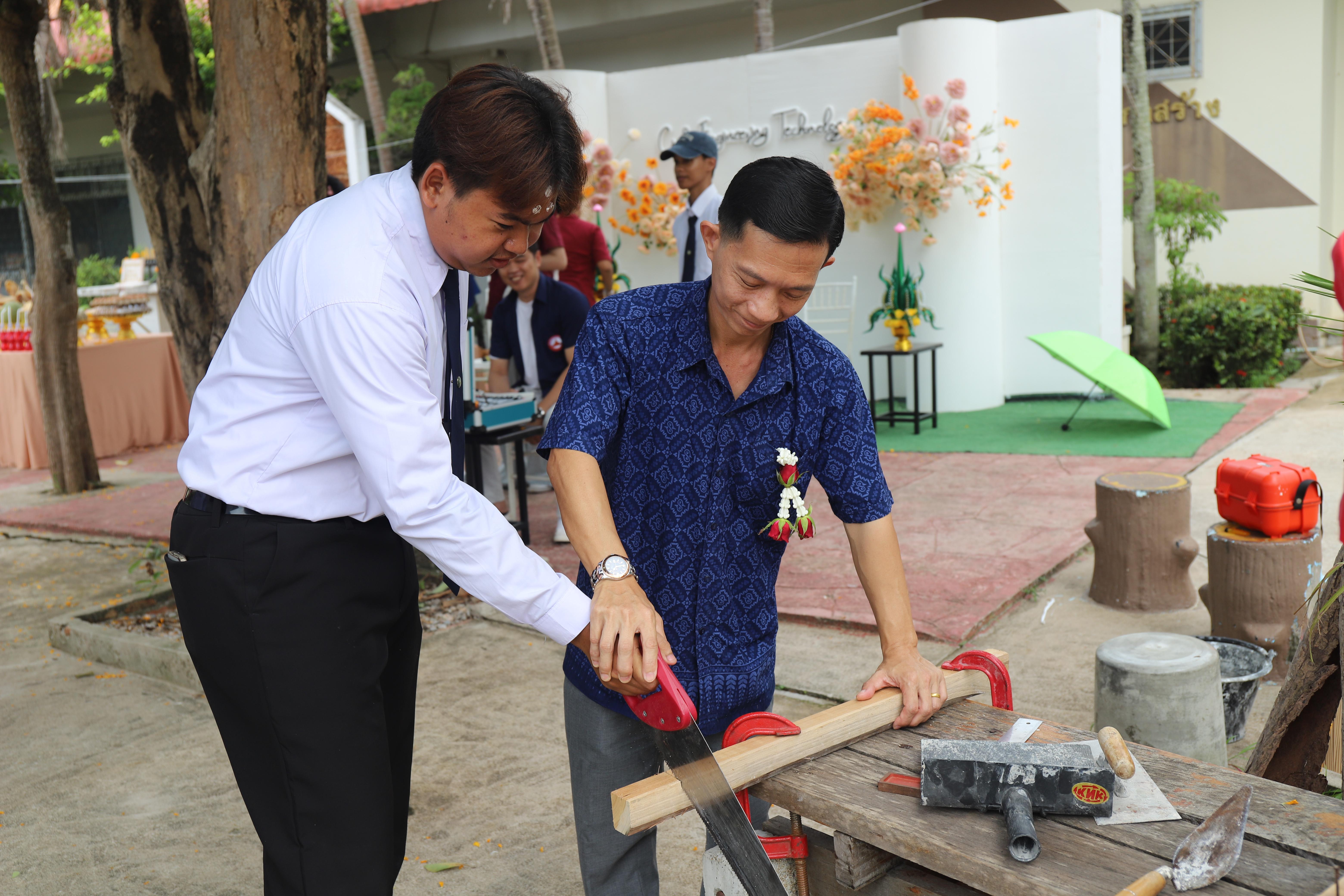 215. พิธีไหว้ครูช่างอบรมคุณธรรมและสานสัมพันธ์พี่น้อง ประจำปี 2568