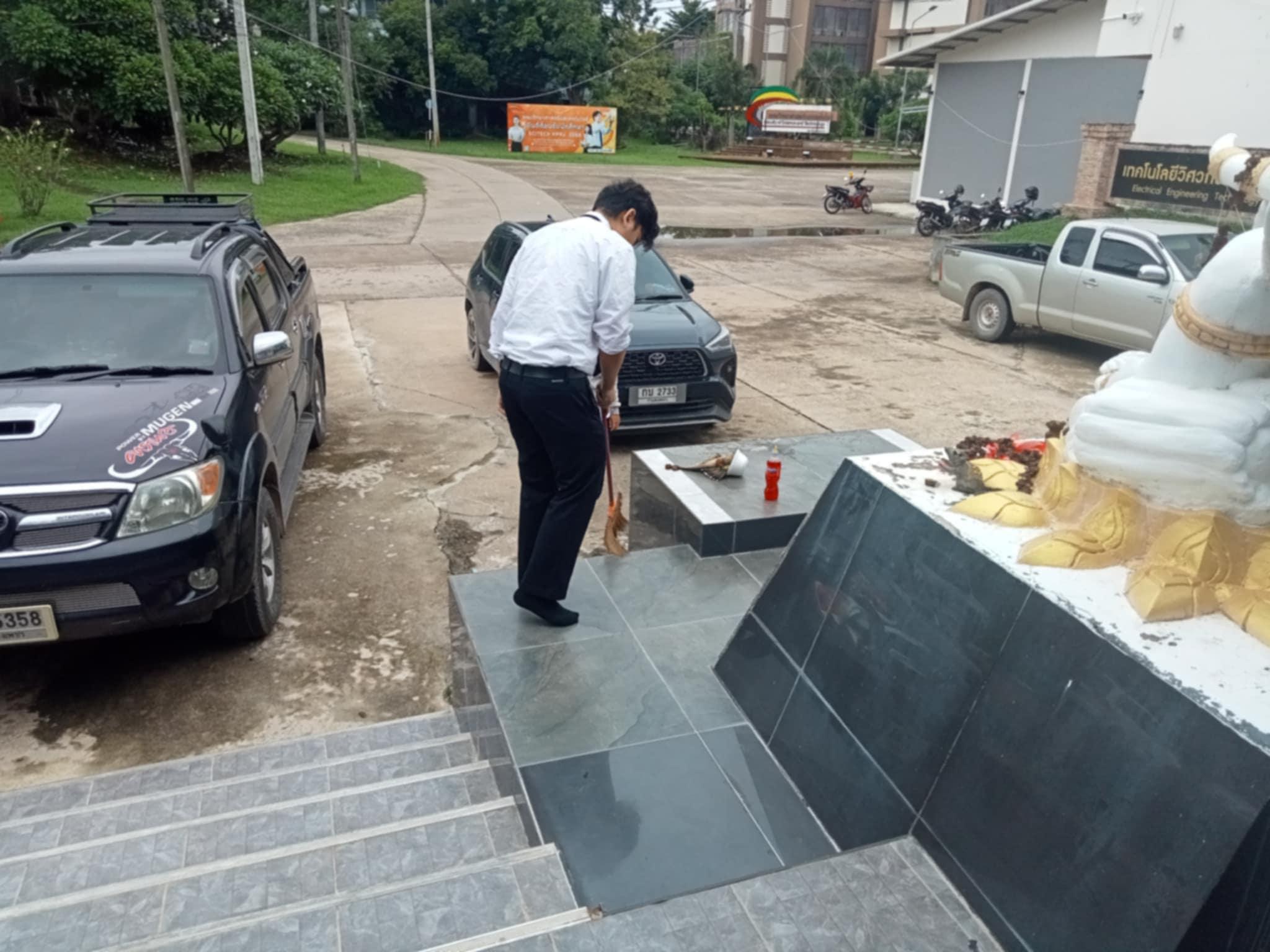 3. กิจกรรมจิตอาสาบำเพ็ญสาธารณประโยชน์ Big Cleaning Day