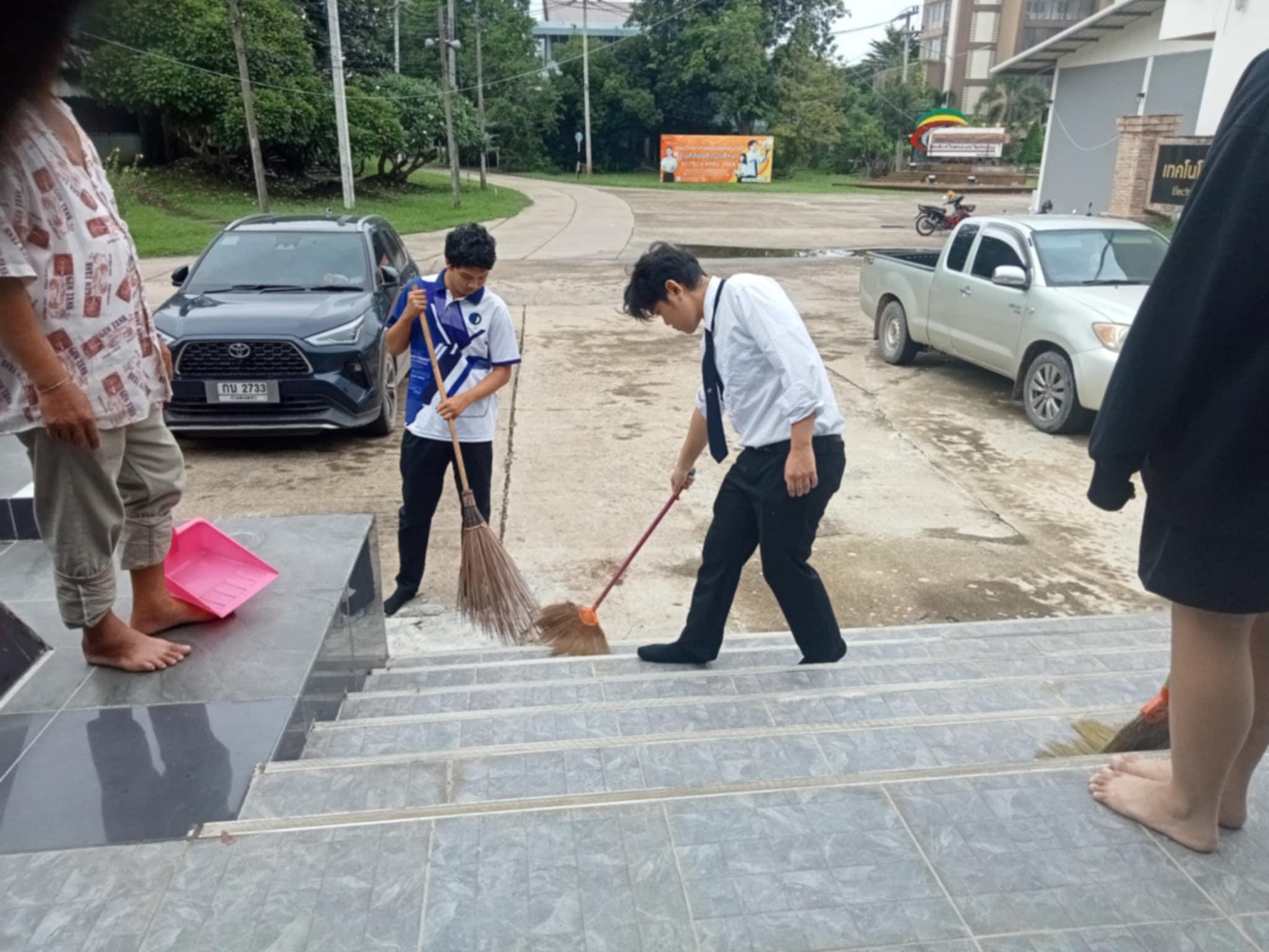 1. กิจกรรมจิตอาสาบำเพ็ญสาธารณประโยชน์ Big Cleaning Day