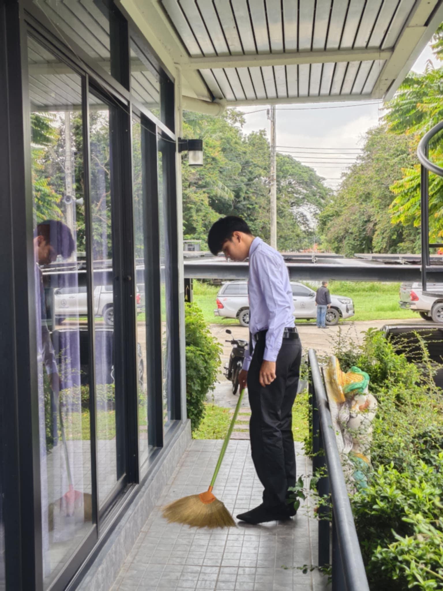 5. กิจกรรมจิตอาสาบำเพ็ญสาธารณประโยชน์ Big Cleaning Day