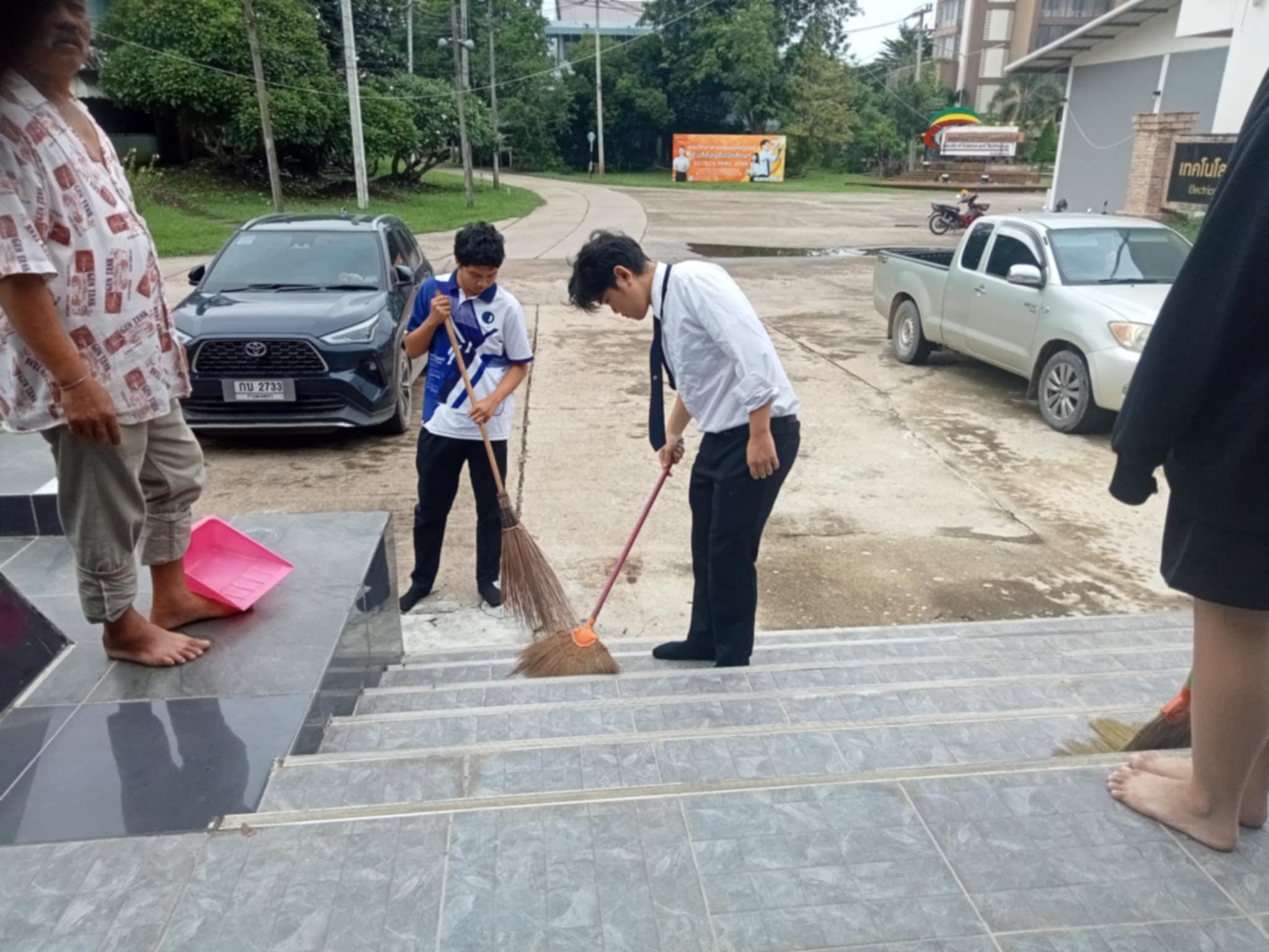 111. กิจกรรมจิตอาสาบำเพ็ญสาธารณประโยชน์ Big Cleaning Day