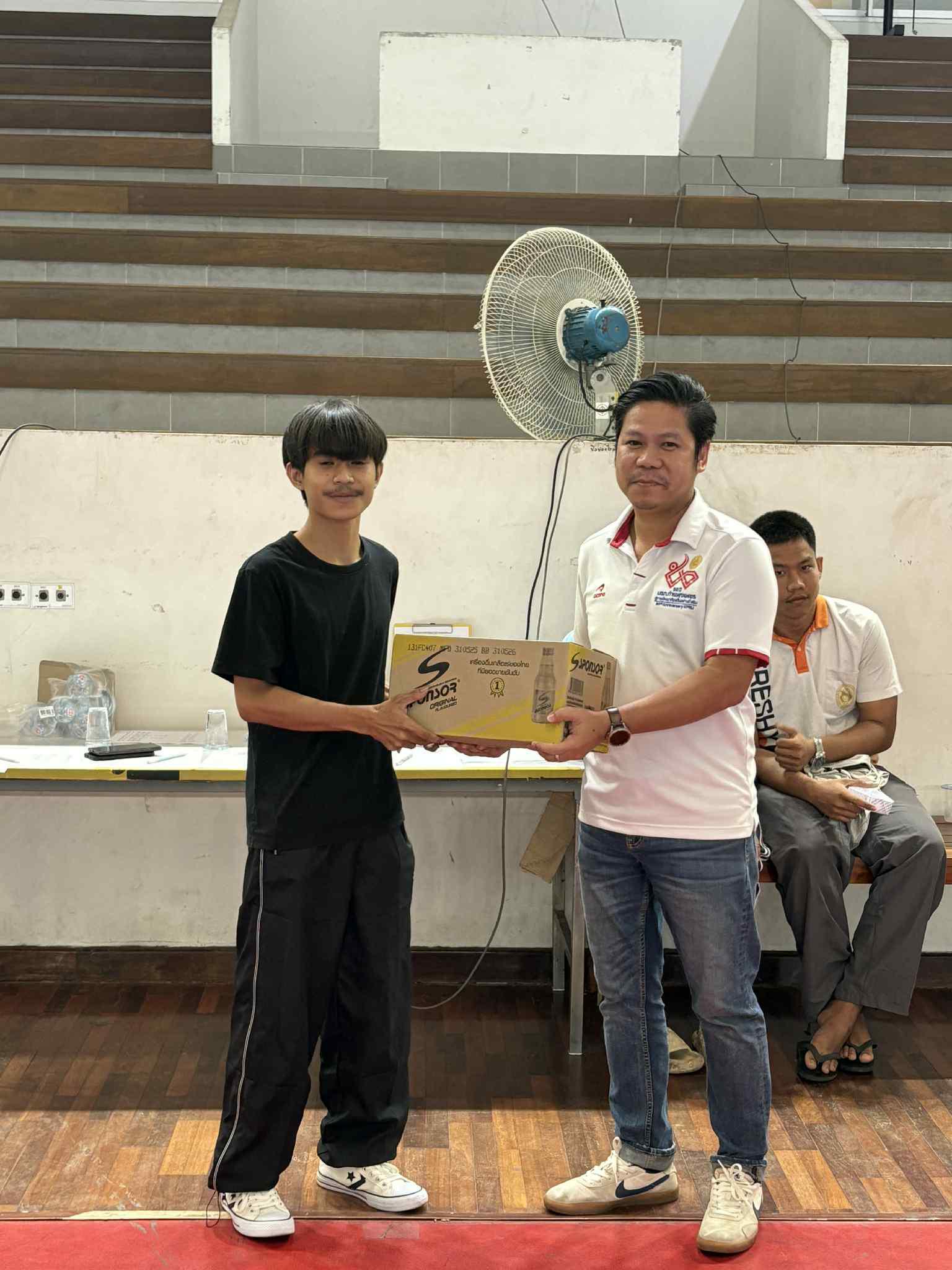 10. กิจกรรมกีฬานักศึกษาสานสัมพันธ์น้องพี่
