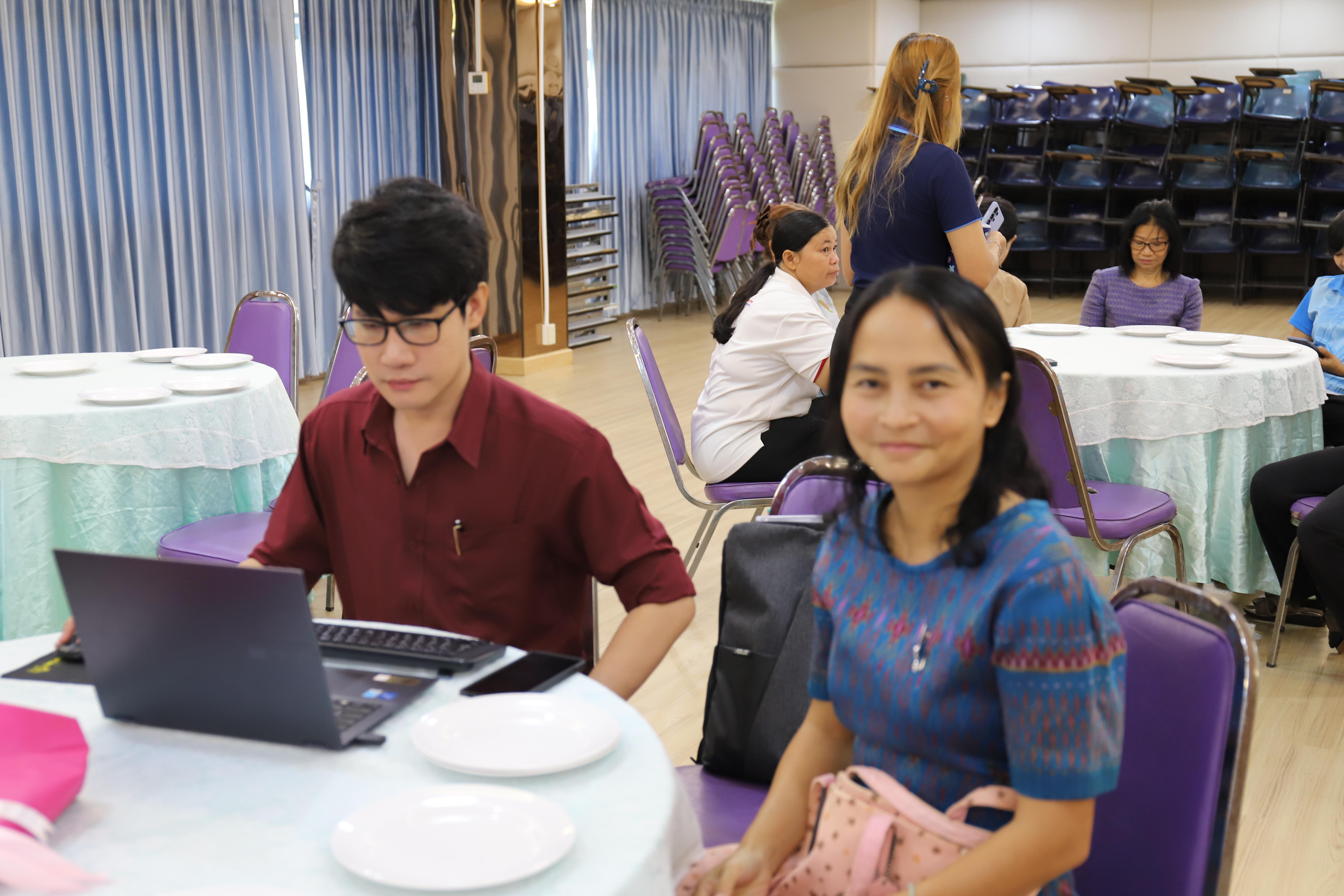 4. กิจกรรมการแลกเปลี่ยนความรู้สานสัมพันธ์บุคลากร