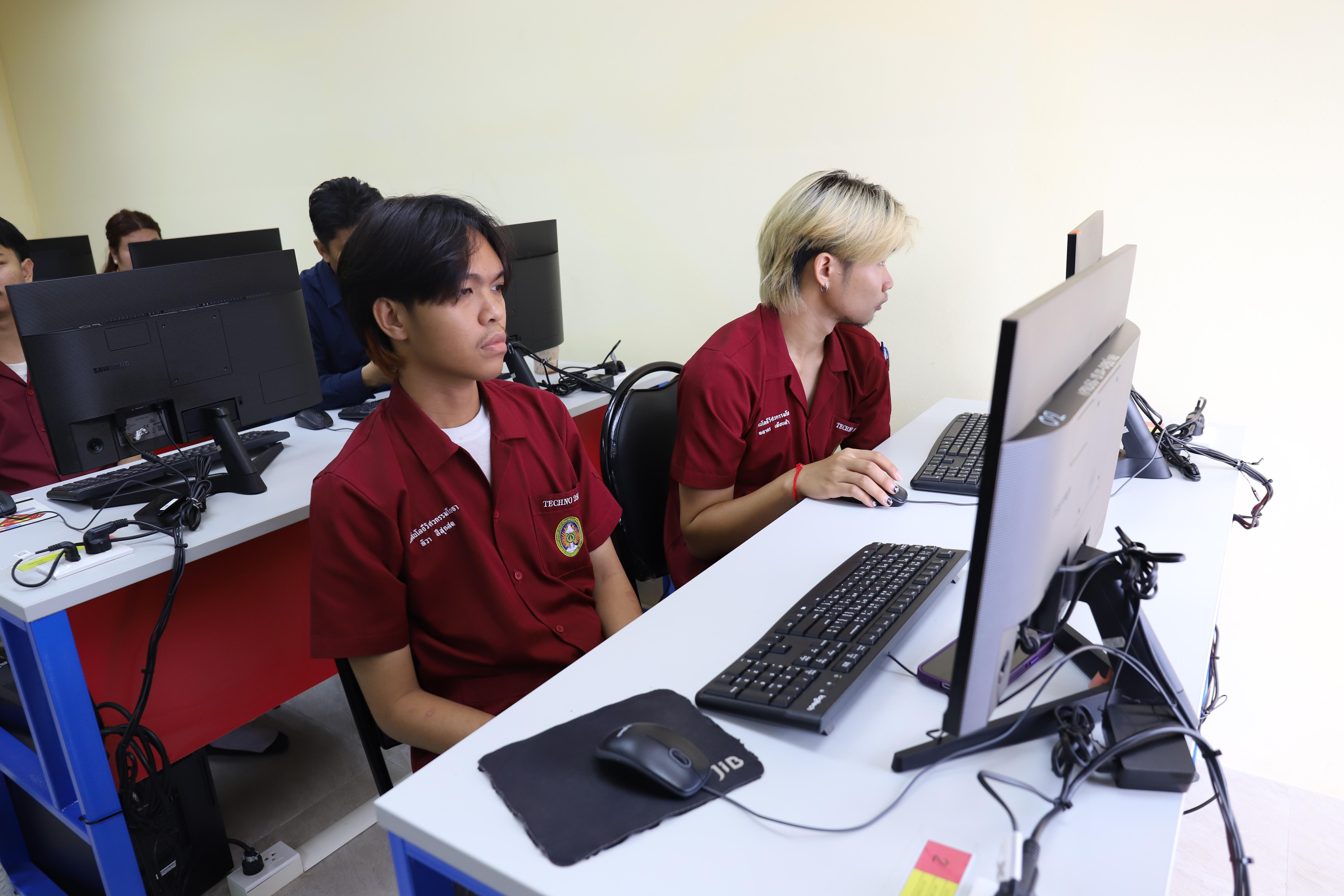 10. กิจกรรมอบรมเสริมสร้างศักยภาพในการผลิตบัณฑิตโปรแกรมวิชาเทคโนโลยีวิศวกรรมโยธา ครั้งที่1