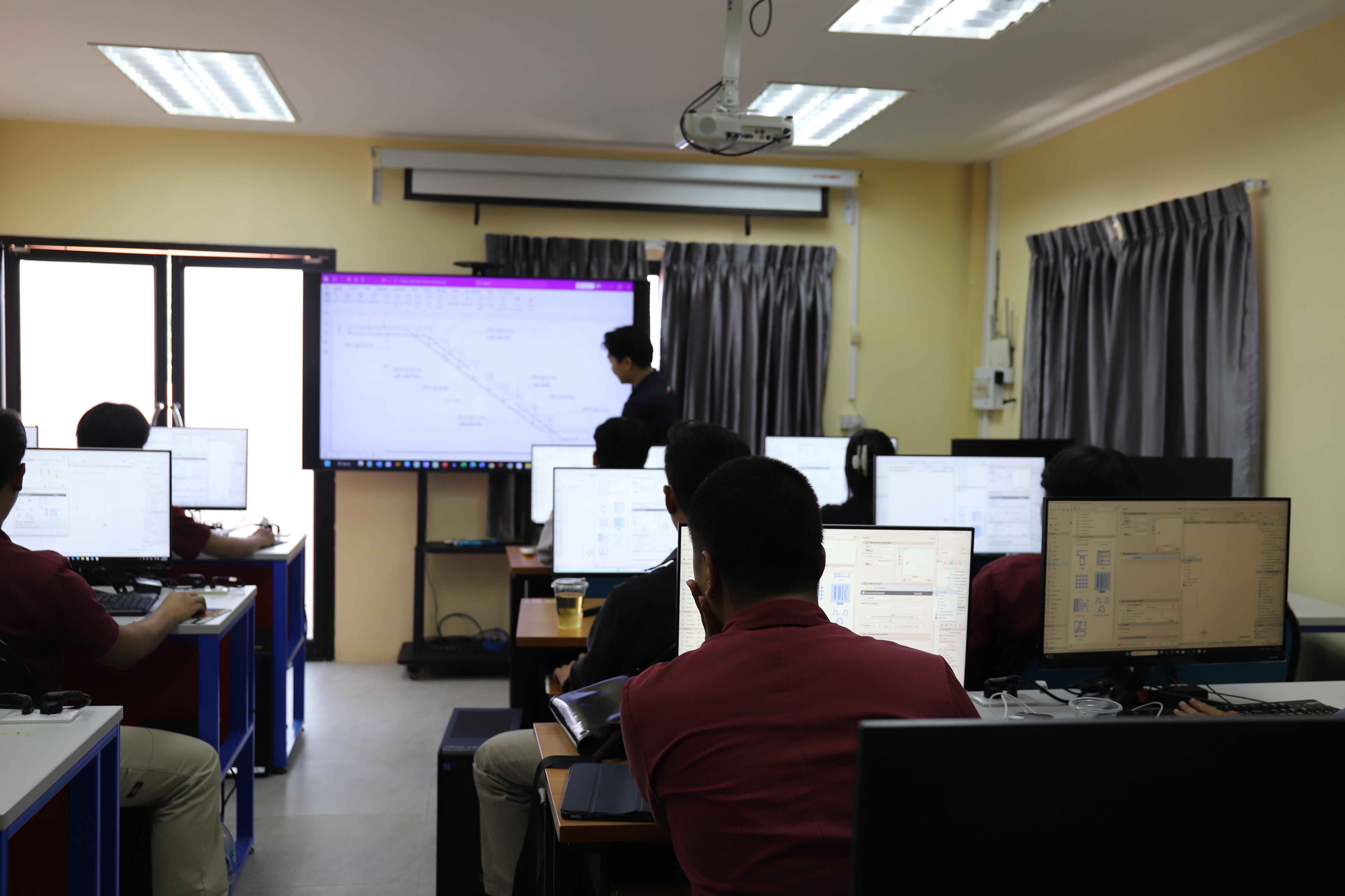 35. กิจกรรมอบรมเสริมสร้างศักยภาพในการผลิตบัณฑิตโปรแกรมวิชาเทคโนโลยีวิศวกรรมโยธา ครั้งที่1