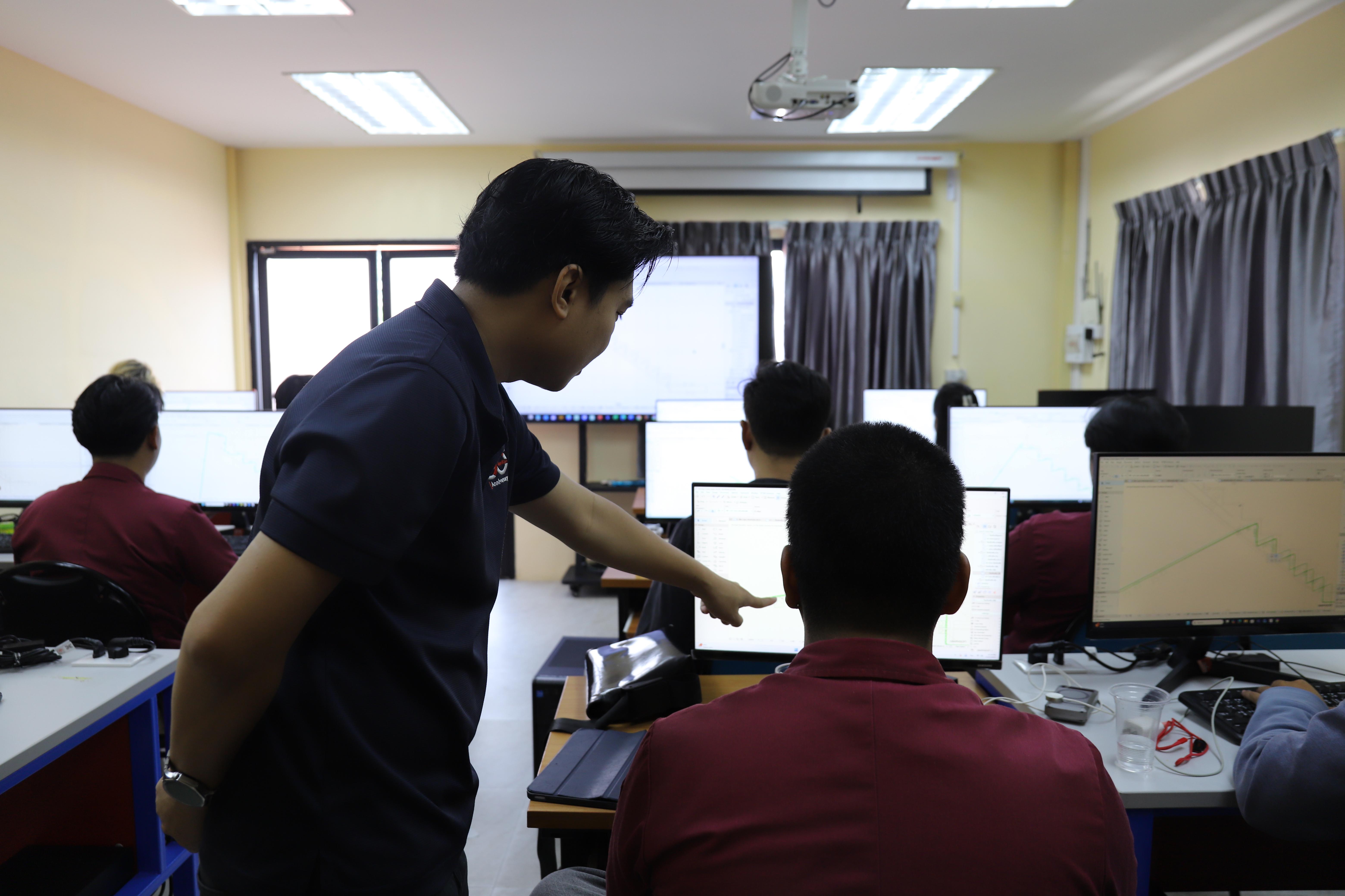 54. กิจกรรมอบรมเสริมสร้างศักยภาพในการผลิตบัณฑิตโปรแกรมวิชาเทคโนโลยีวิศวกรรมโยธา ครั้งที่1