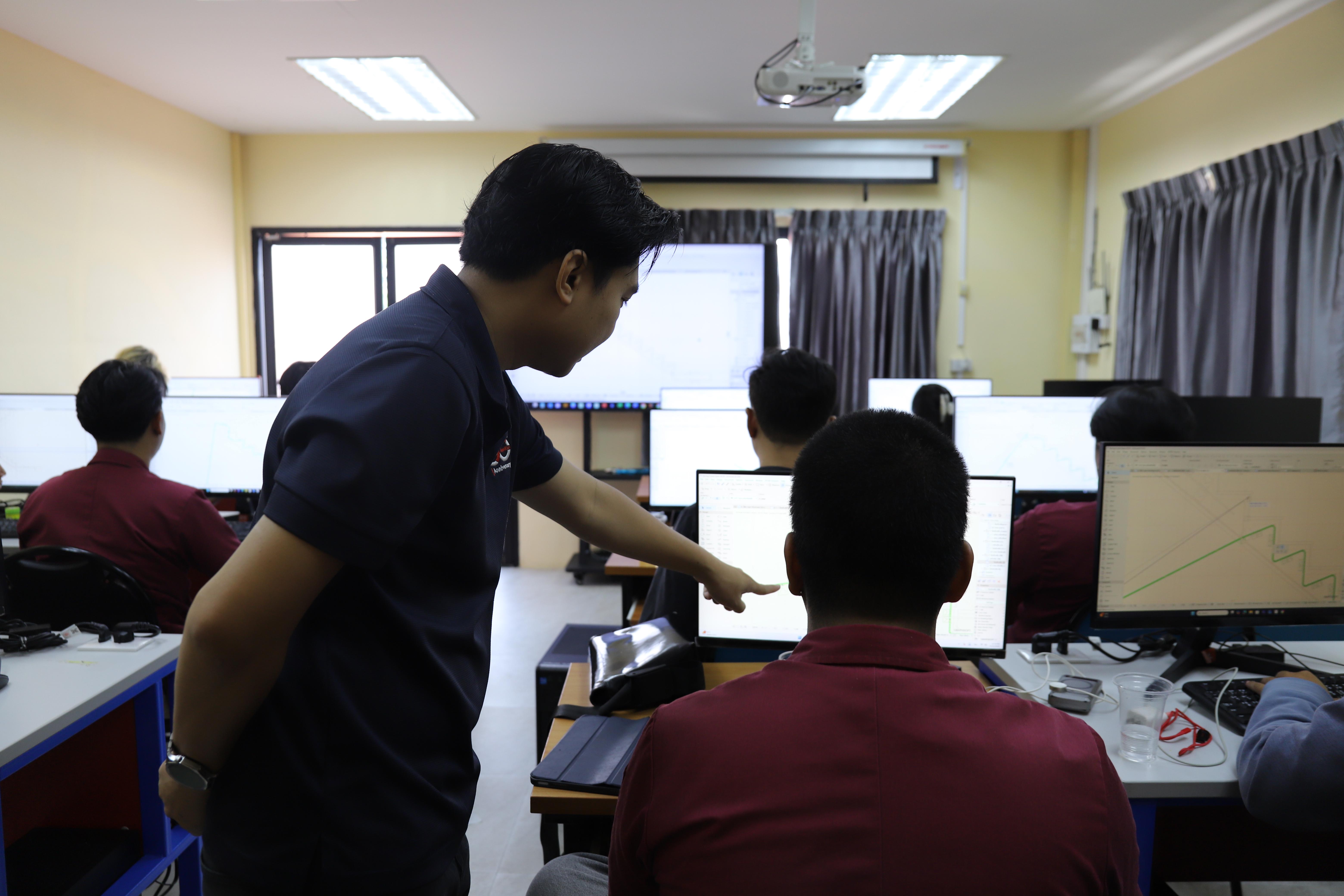 55. กิจกรรมอบรมเสริมสร้างศักยภาพในการผลิตบัณฑิตโปรแกรมวิชาเทคโนโลยีวิศวกรรมโยธา ครั้งที่1