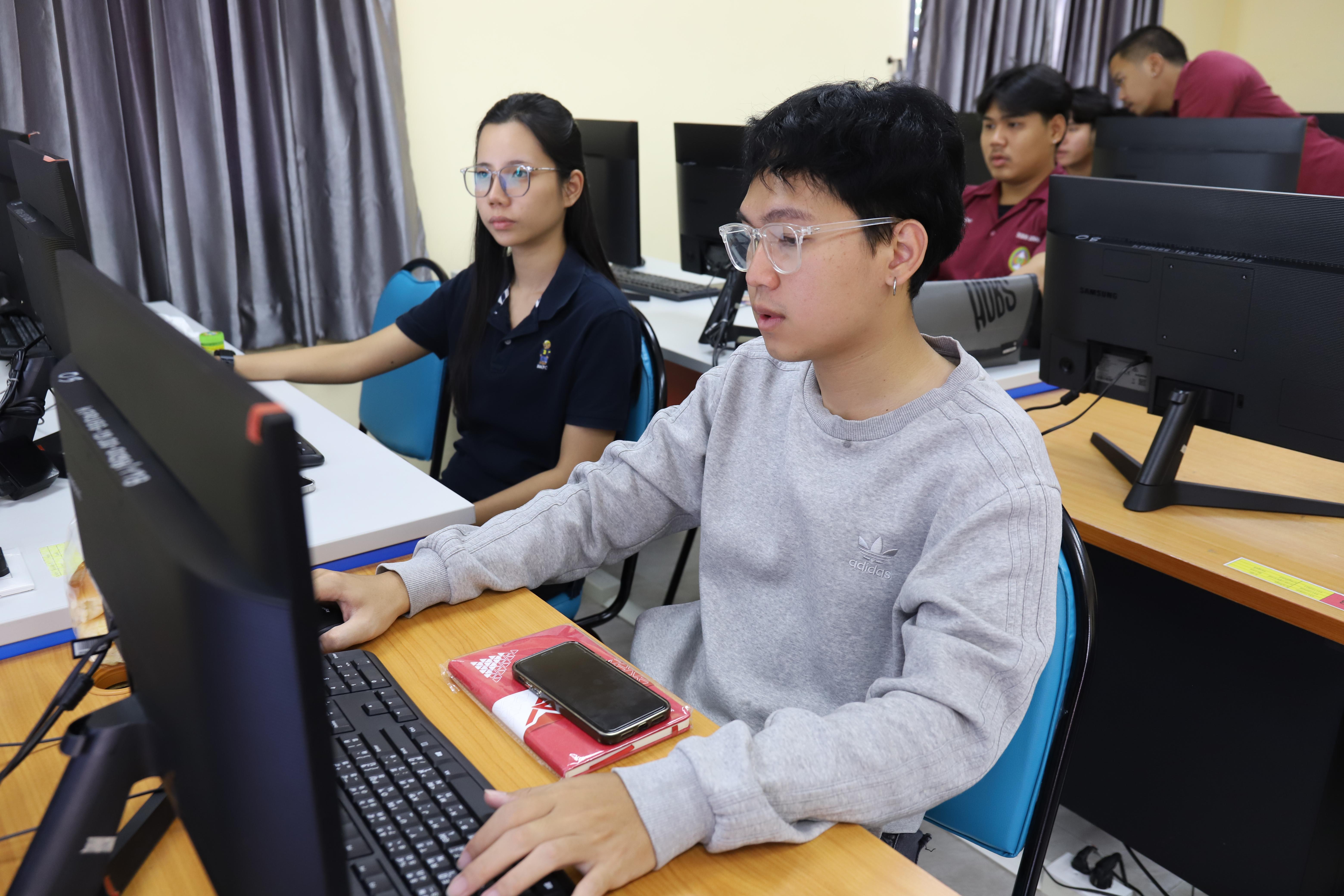 71. กิจกรรมอบรมเสริมสร้างศักยภาพในการผลิตบัณฑิตโปรแกรมวิชาเทคโนโลยีวิศวกรรมโยธา ครั้งที่1