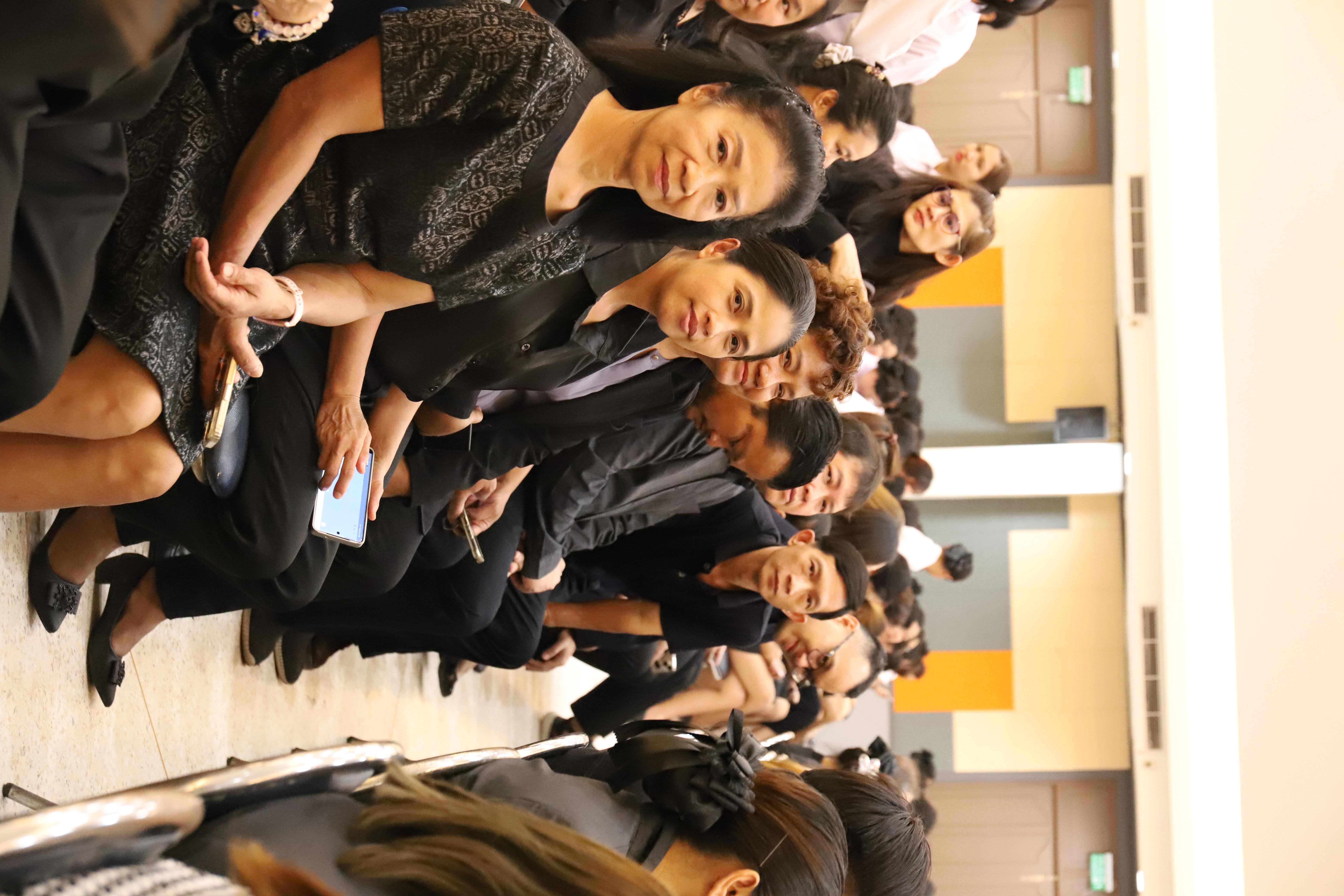 29. จัดพิธีถวายความอาลัยและน้อมรำลึกในพระมหากรุณาธิคุณ