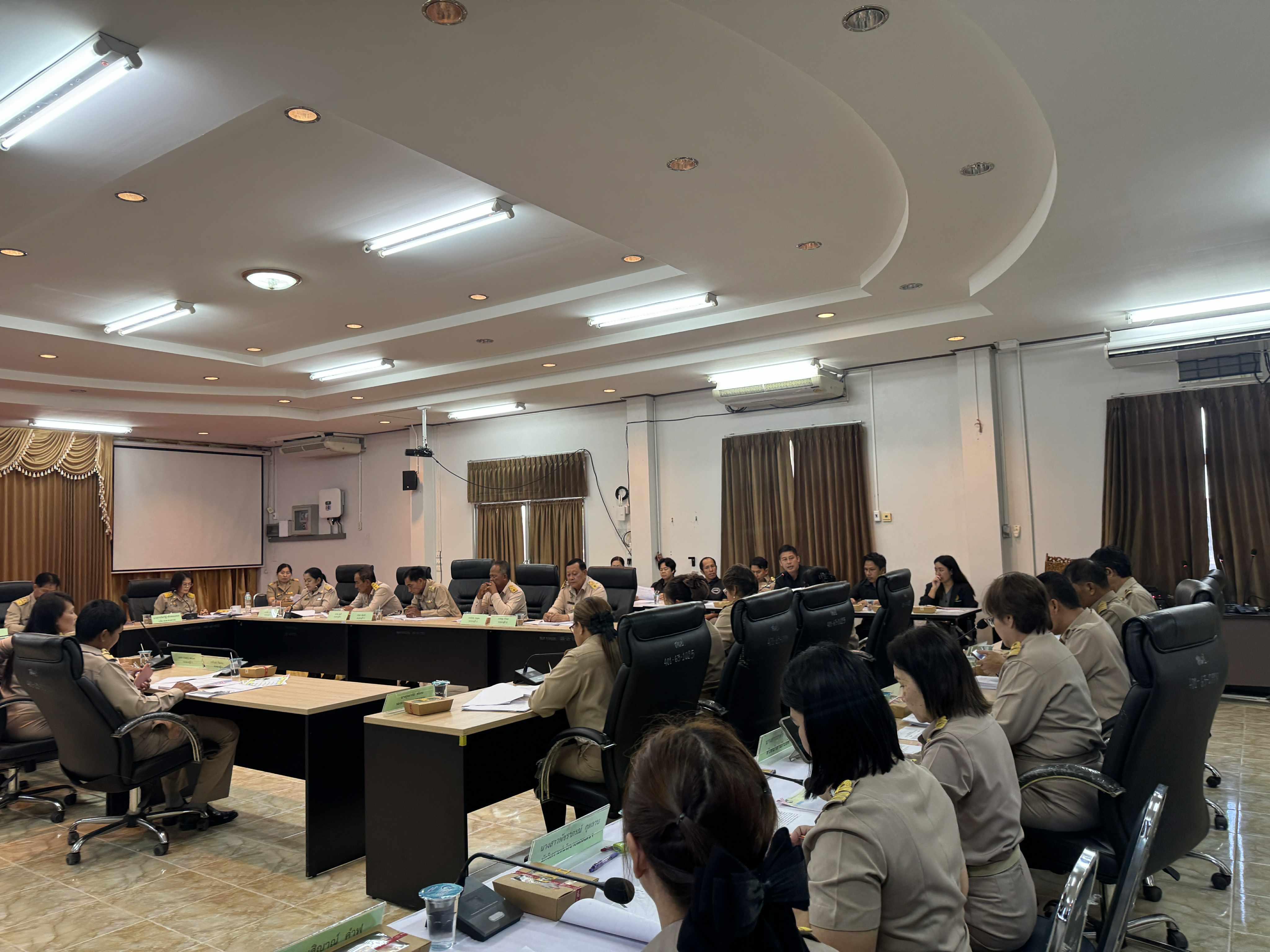 2. ประชุมการสภาองค์การบริหารส่วนตำบลทรงธรรม สมัยวิสามัญ สมัยที่ 2  ประจำปี พ.ศ. 2568