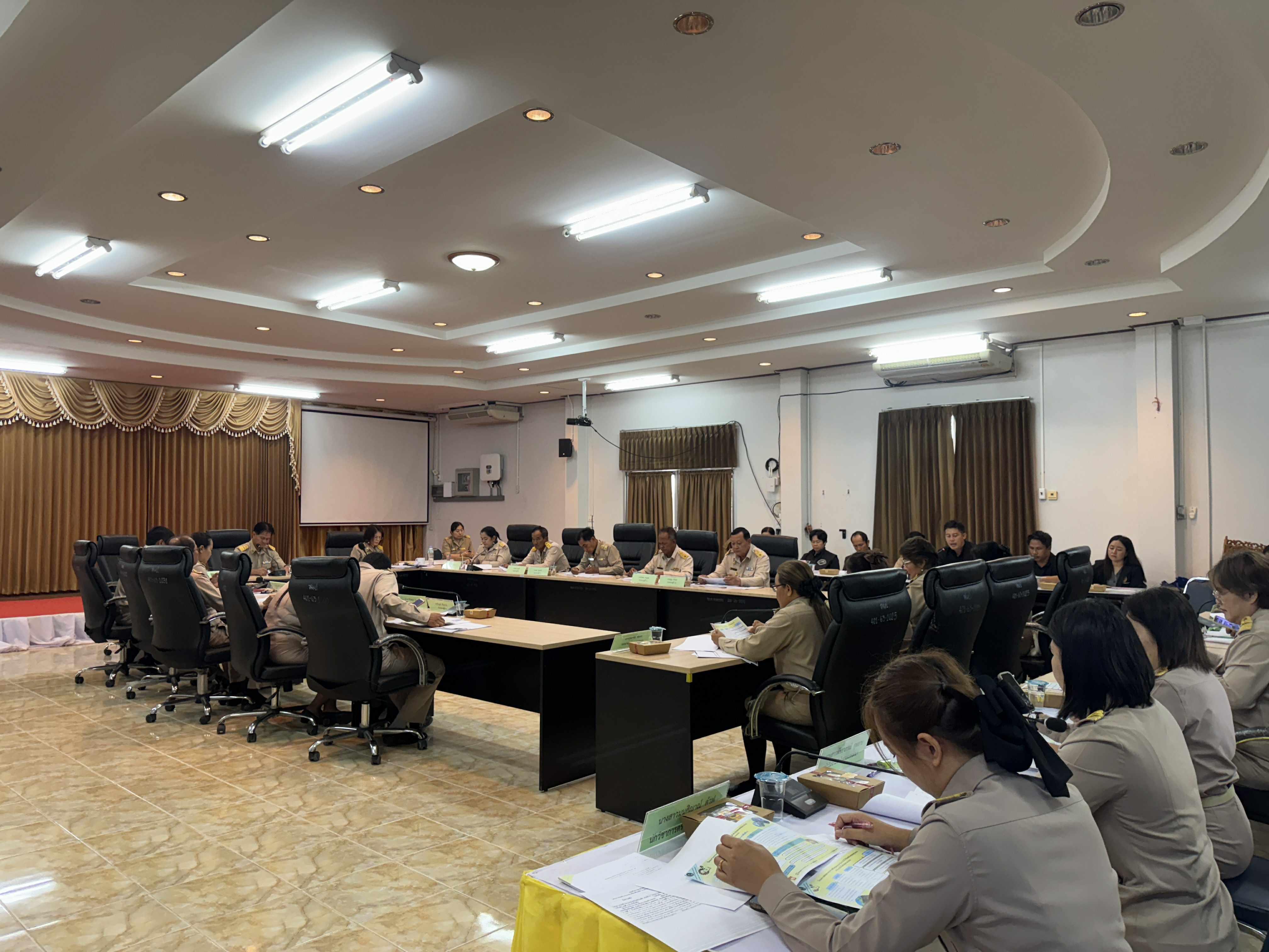 6. ประชุมการสภาองค์การบริหารส่วนตำบลทรงธรรม สมัยวิสามัญ สมัยที่ 2  ประจำปี พ.ศ. 2568