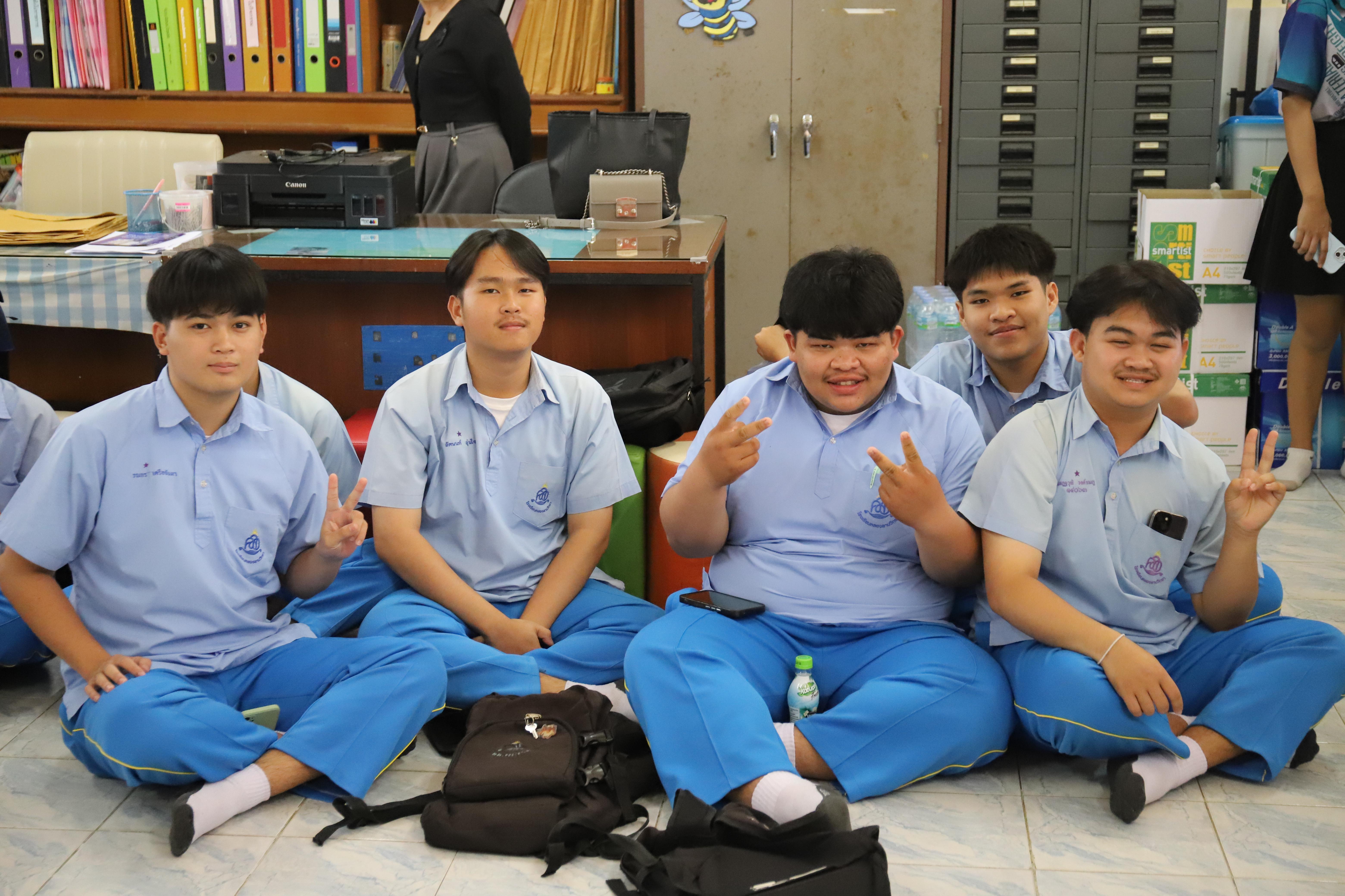 1. โรงเรียนคลองลานวิทยา