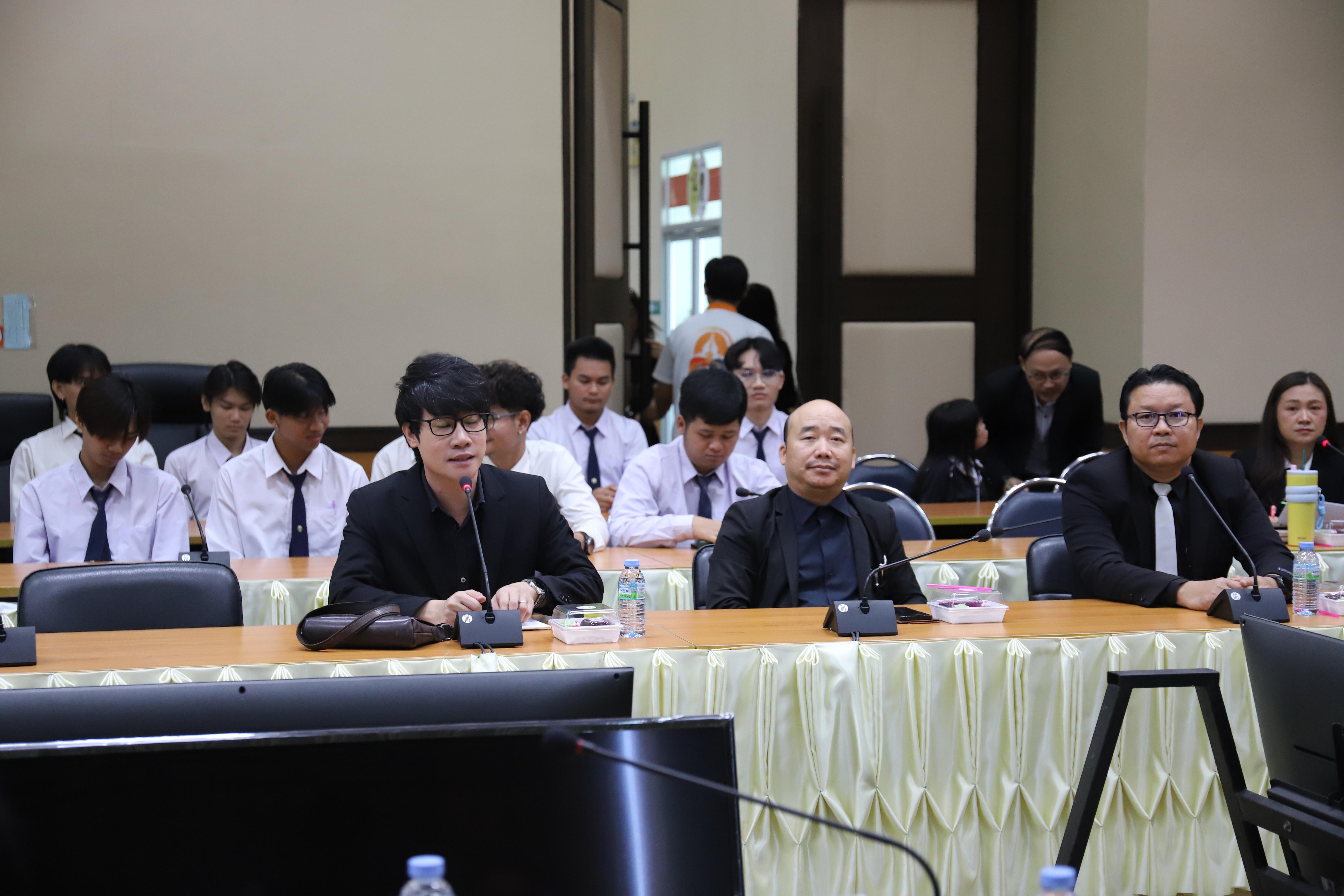 6. หลักสูตรเทคโนโลยีคอมพิวเตอร์ ร่วมลงนาม MOU