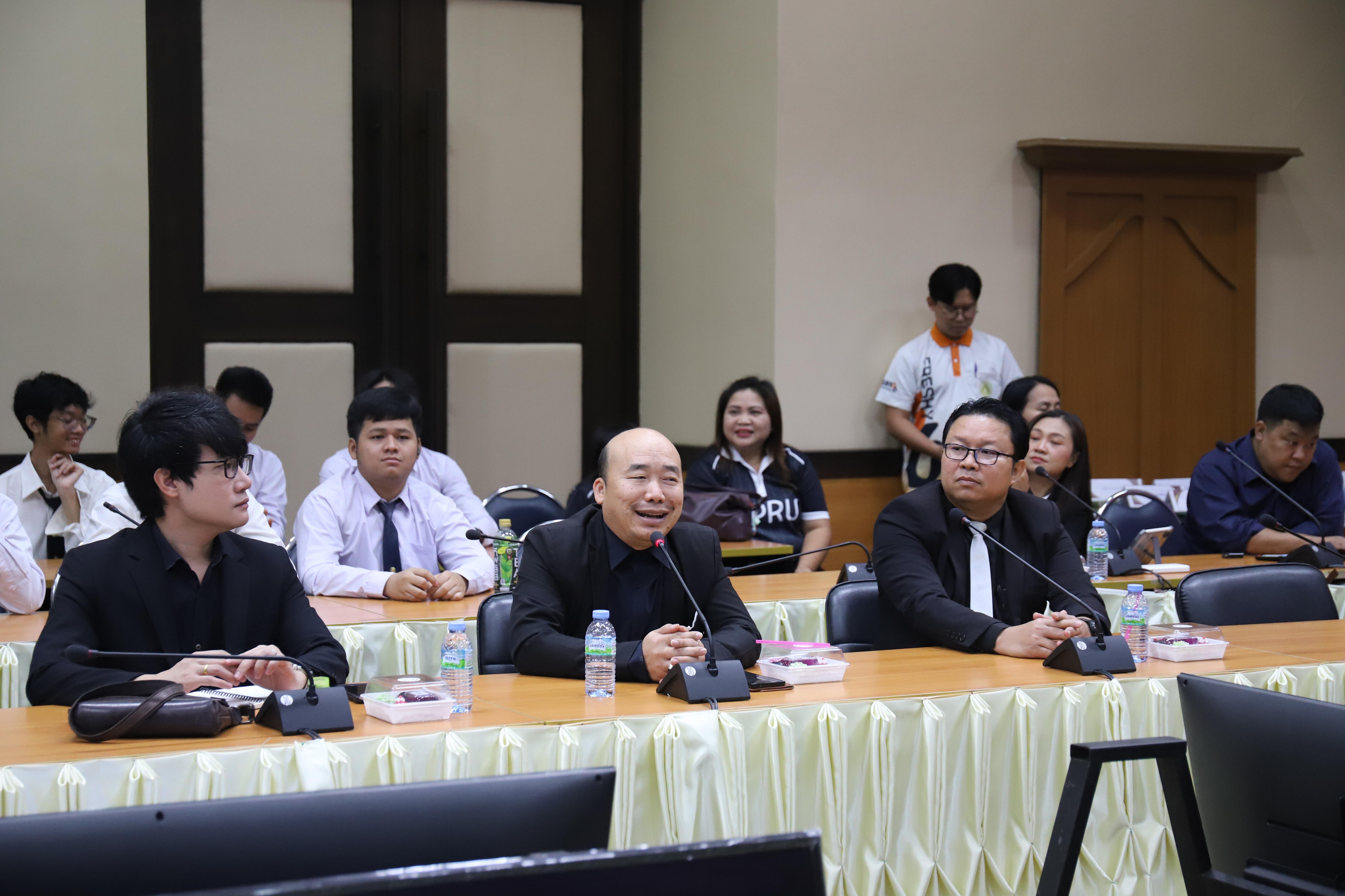 16. หลักสูตรเทคโนโลยีคอมพิวเตอร์ ร่วมลงนาม MOU