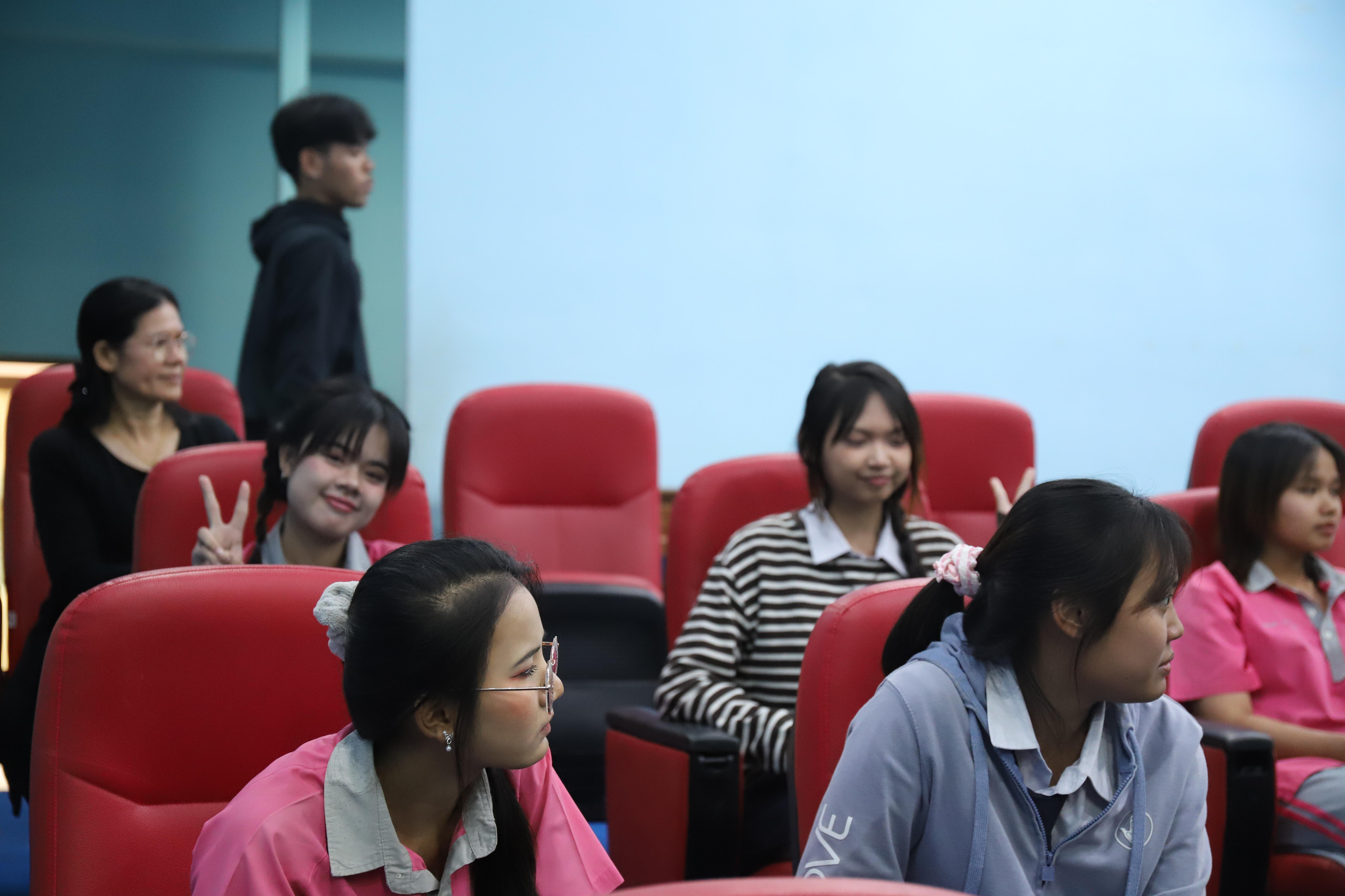 24. โรงเรียนชากังราว