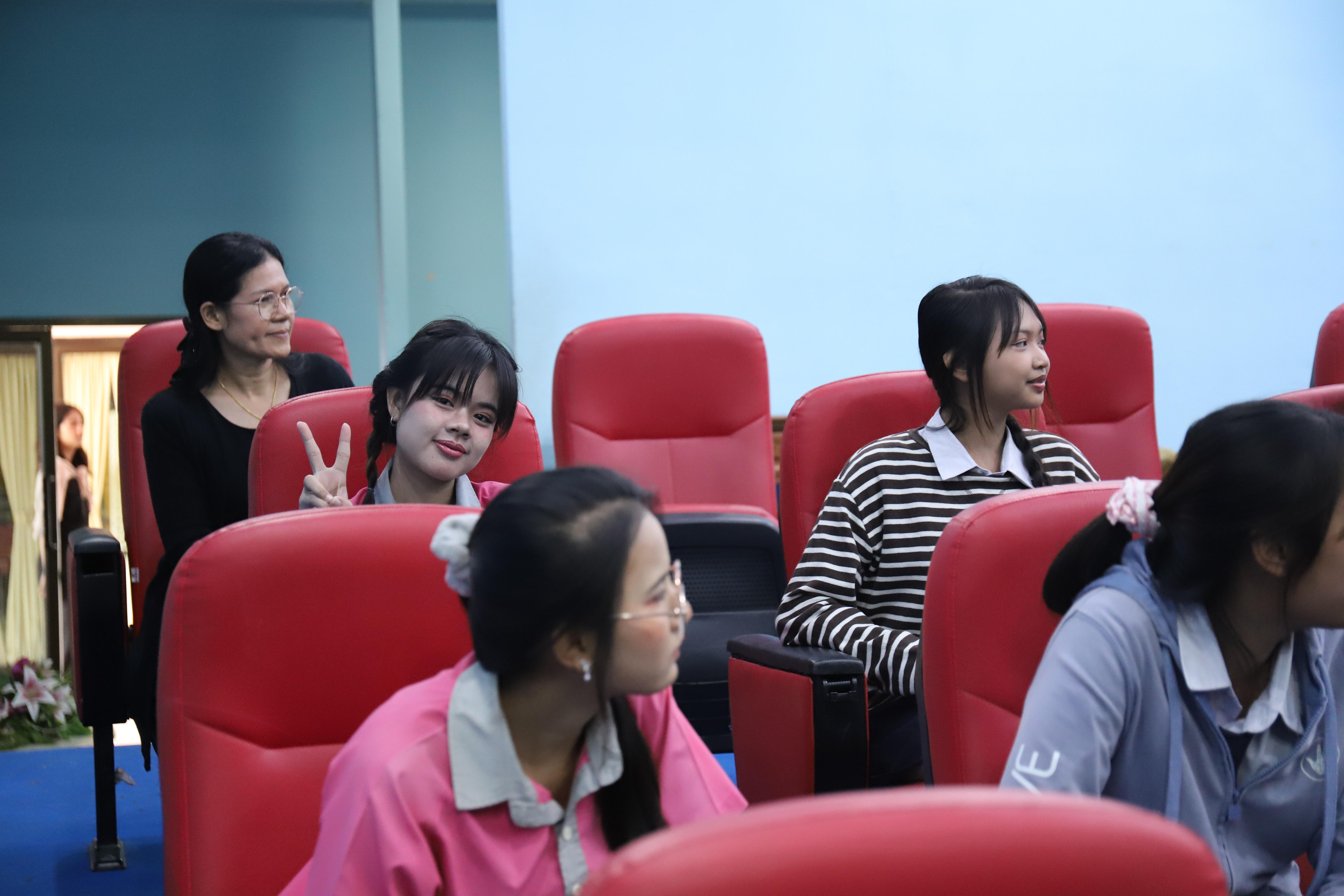 25. โรงเรียนชากังราว