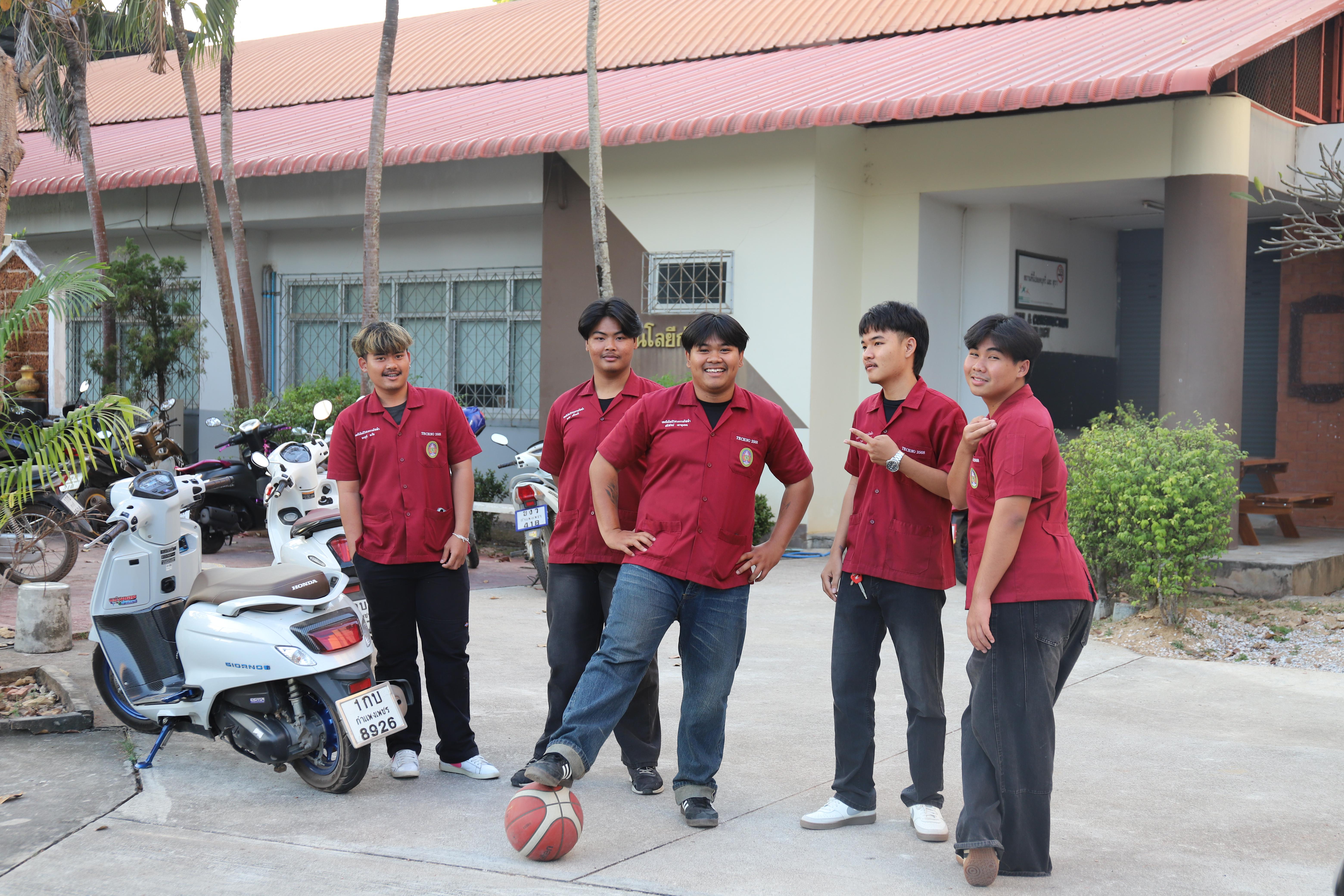 148. การแข่งขันกีฬา ปลาบึกเกมส์ ครั้งที่ 23  University Identity of students Gen z