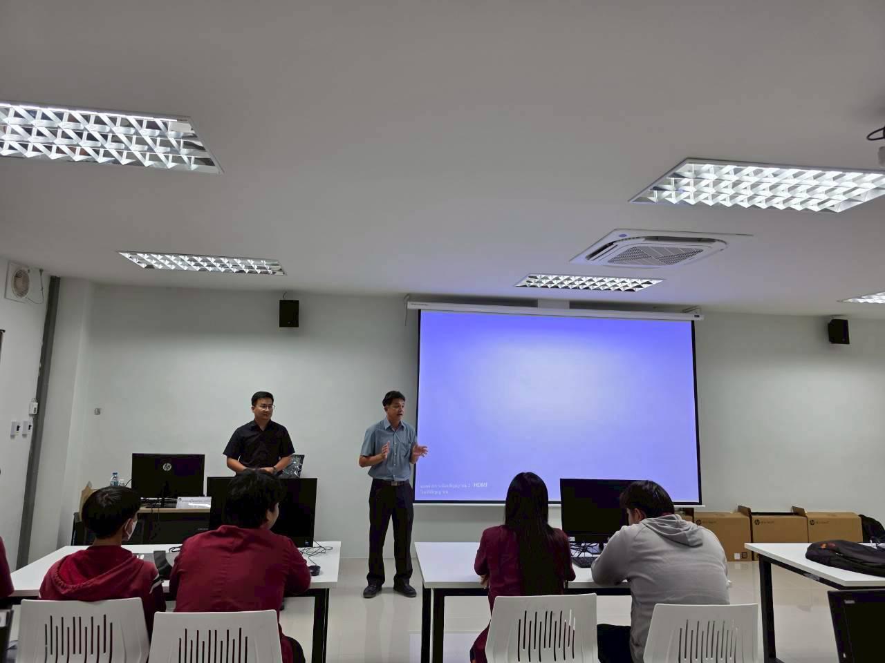 21. อบรมเชิงปฏิบัติการระบบควบคุมเครื่องจักรแบบอัตโนมัติโดยใช้ PLC ภายใต้โครงการพัฒนากำลังคนเพื่อให้สอดคล้องตามมาตรฐานสากล