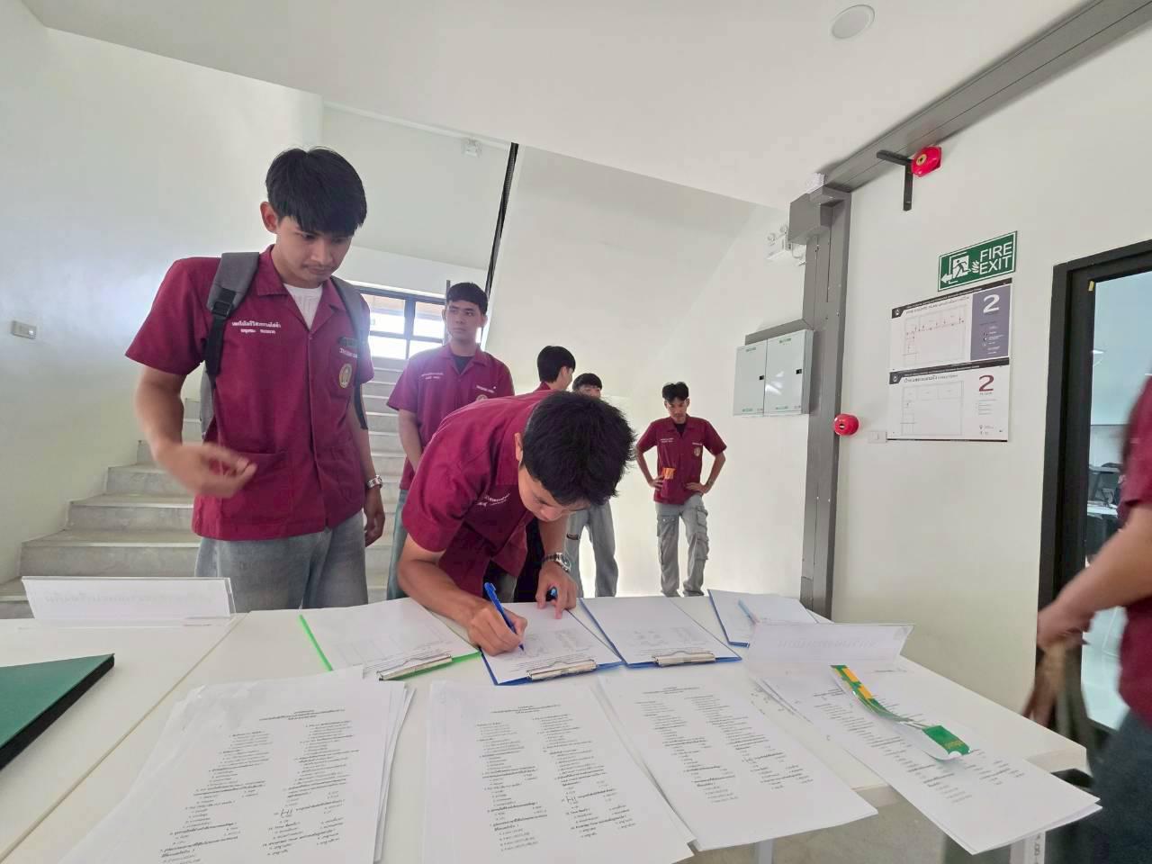 29. อบรมเชิงปฏิบัติการระบบควบคุมเครื่องจักรแบบอัตโนมัติโดยใช้ PLC ภายใต้โครงการพัฒนากำลังคนเพื่อให้สอดคล้องตามมาตรฐานสากล