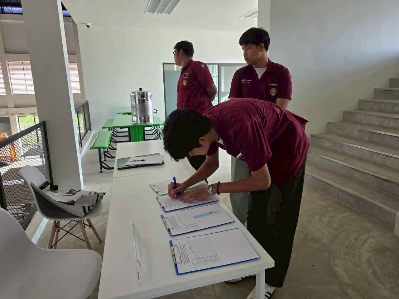 51. อบรมเชิงปฏิบัติการระบบควบคุมเครื่องจักรแบบอัตโนมัติโดยใช้ PLC ภายใต้โครงการพัฒนากำลังคนเพื่อให้สอดคล้องตามมาตรฐานสากล