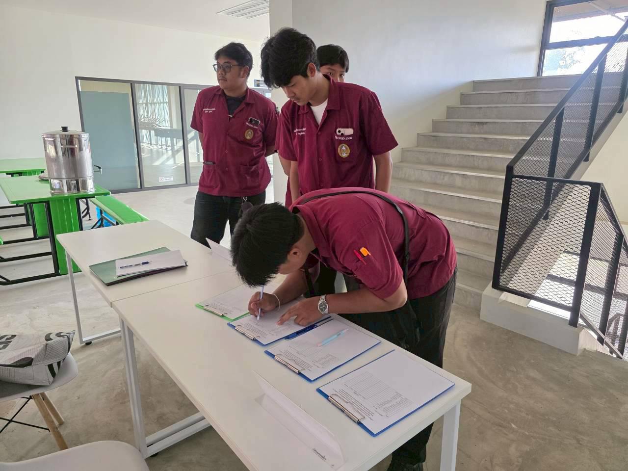 52. อบรมเชิงปฏิบัติการระบบควบคุมเครื่องจักรแบบอัตโนมัติโดยใช้ PLC ภายใต้โครงการพัฒนากำลังคนเพื่อให้สอดคล้องตามมาตรฐานสากล