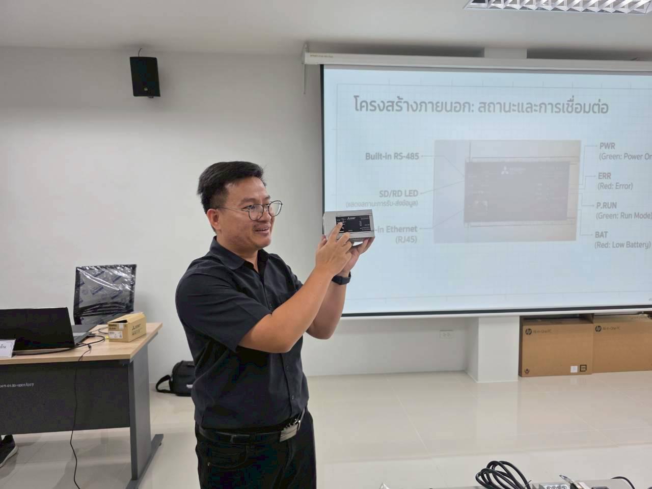 60. อบรมเชิงปฏิบัติการระบบควบคุมเครื่องจักรแบบอัตโนมัติโดยใช้ PLC ภายใต้โครงการพัฒนากำลังคนเพื่อให้สอดคล้องตามมาตรฐานสากล