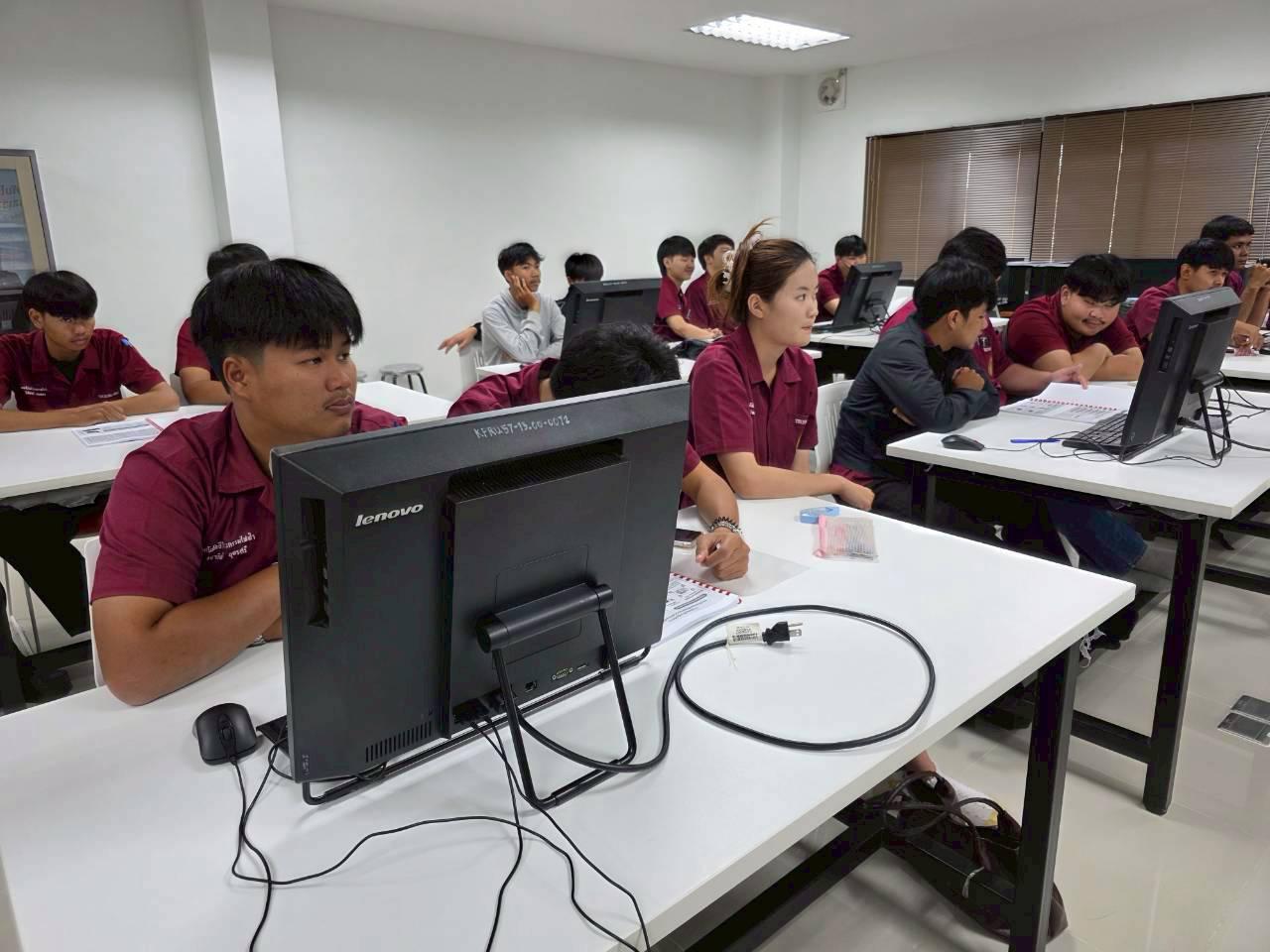 69. อบรมเชิงปฏิบัติการระบบควบคุมเครื่องจักรแบบอัตโนมัติโดยใช้ PLC ภายใต้โครงการพัฒนากำลังคนเพื่อให้สอดคล้องตามมาตรฐานสากล